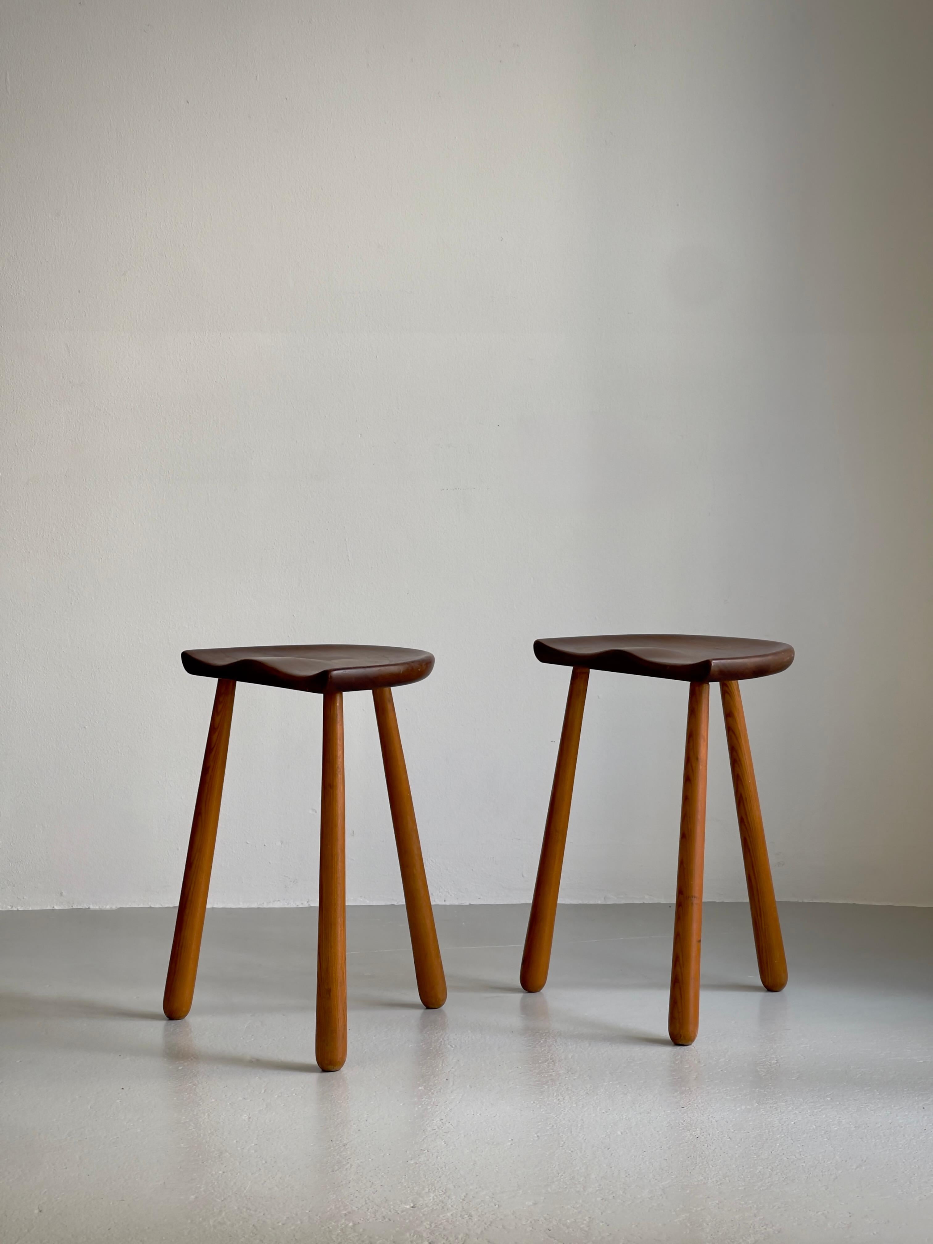 Danish Pair 1940s danish cabinetmaker stools carved teak seats and club shaped oak legs For Sale