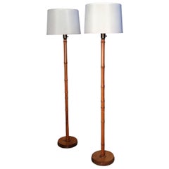 Coppia di lampade da terra in bambù finto degli anni '40