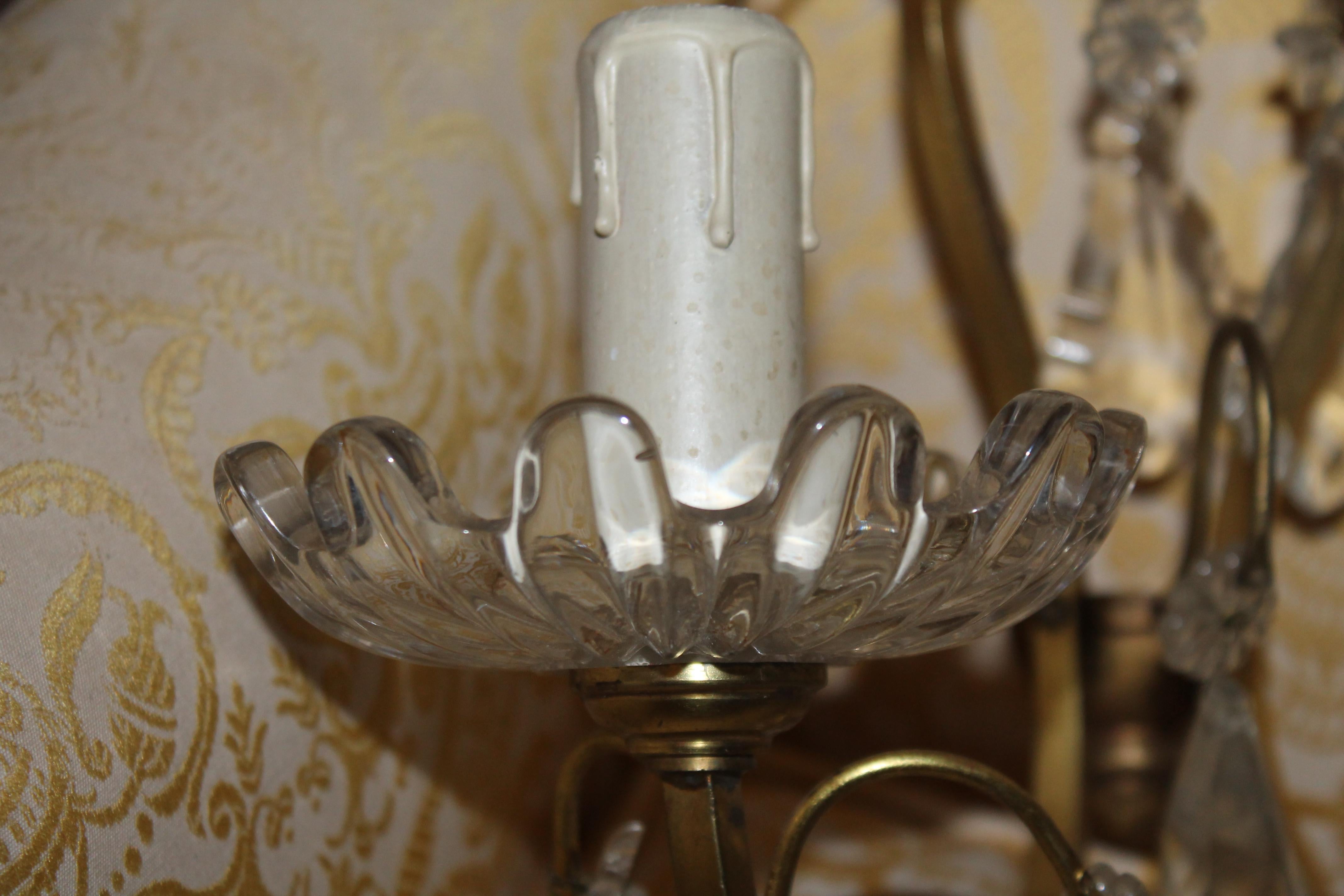 Pareja 1940s Hollywood Regency Bronce c/ Cristal Apliques de Pared Sin Firmar Baccarat en venta 4