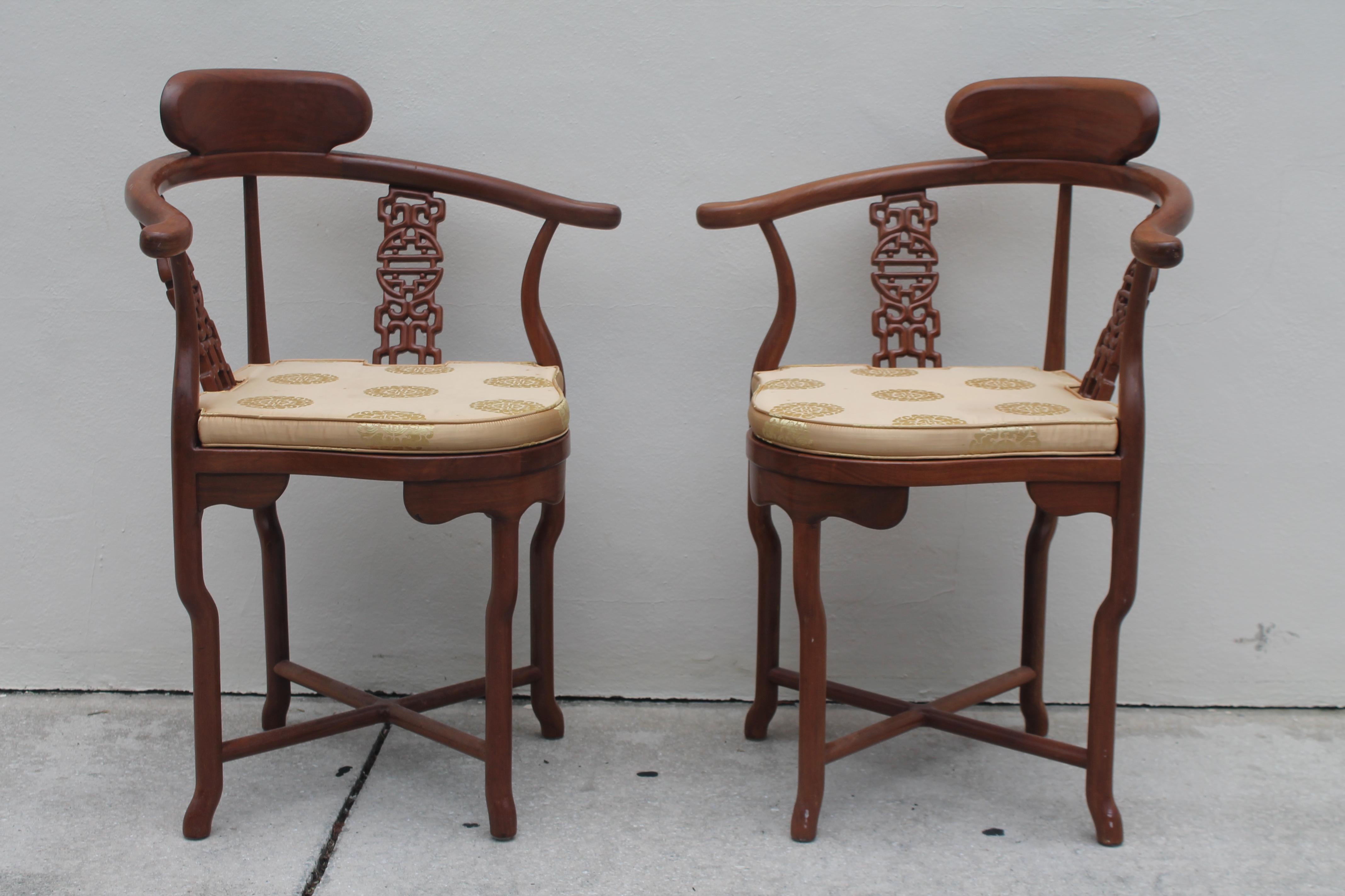 Pair 1940's Hollywood Regency Carved Wood Accent/ Side Chairs Japonisant Design For Sale 8