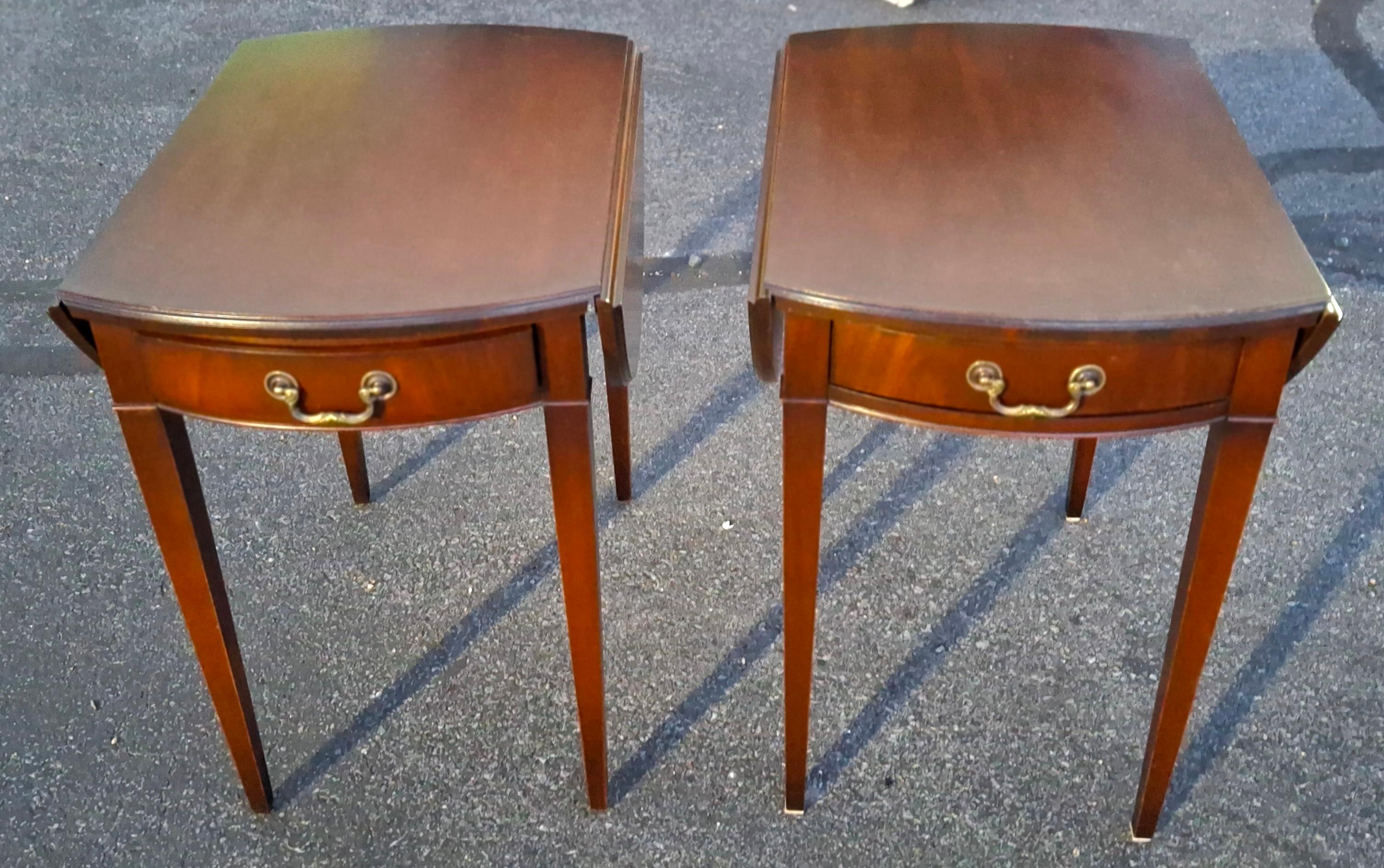 Americano Pair 1940s Imperial Grand Rapids Genuine Mahogany Pembroke Tables, Refinished in vendita
