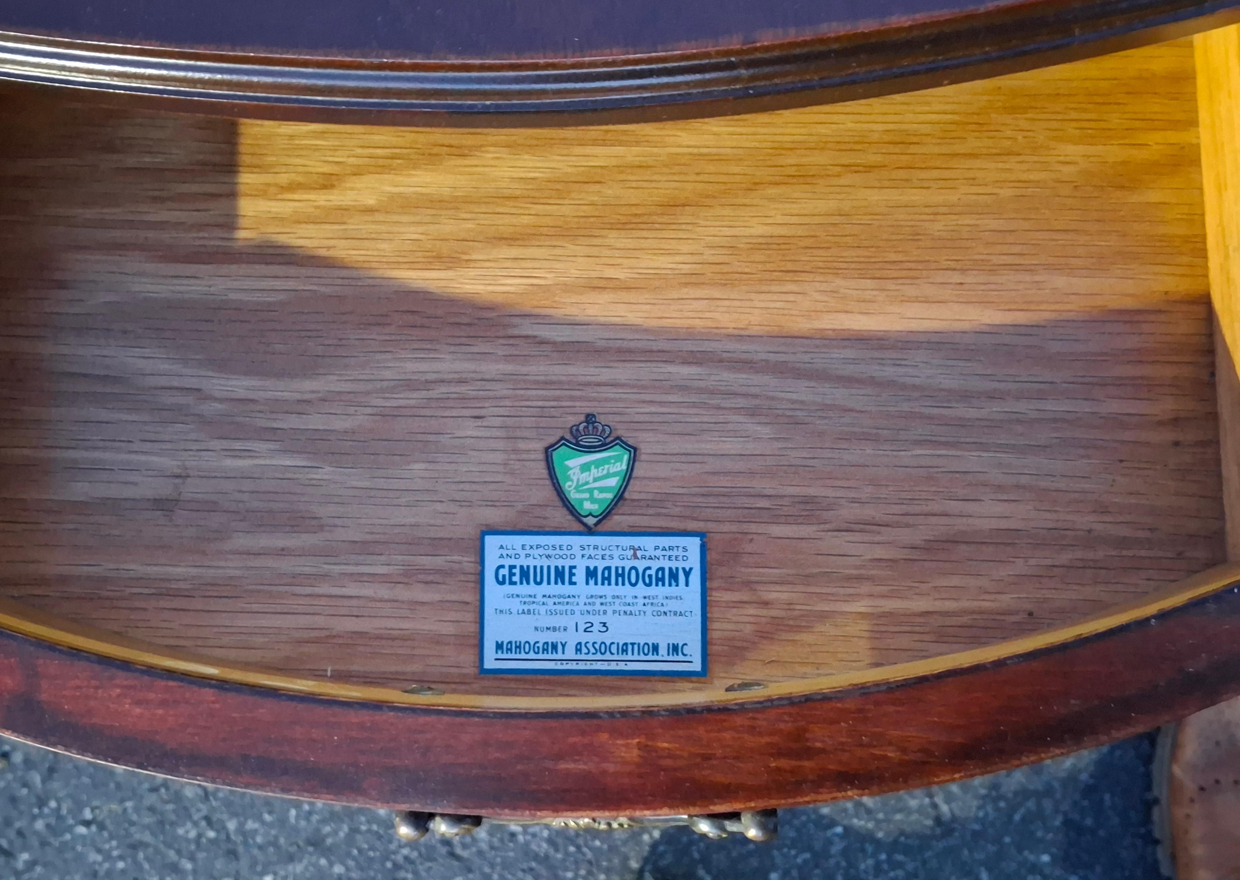 Pair 1940s Imperial Grand Rapids Genuine Mahogany Pembroke Tables, Refinished In condizioni buone in vendita a Germantown, MD