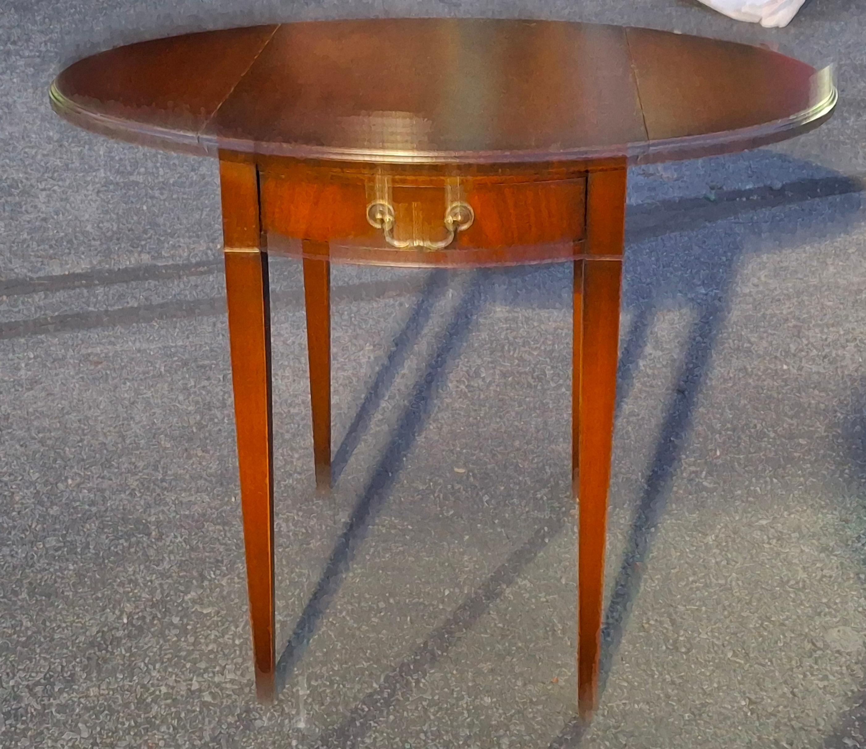 XX secolo Pair 1940s Imperial Grand Rapids Genuine Mahogany Pembroke Tables, Refinished in vendita