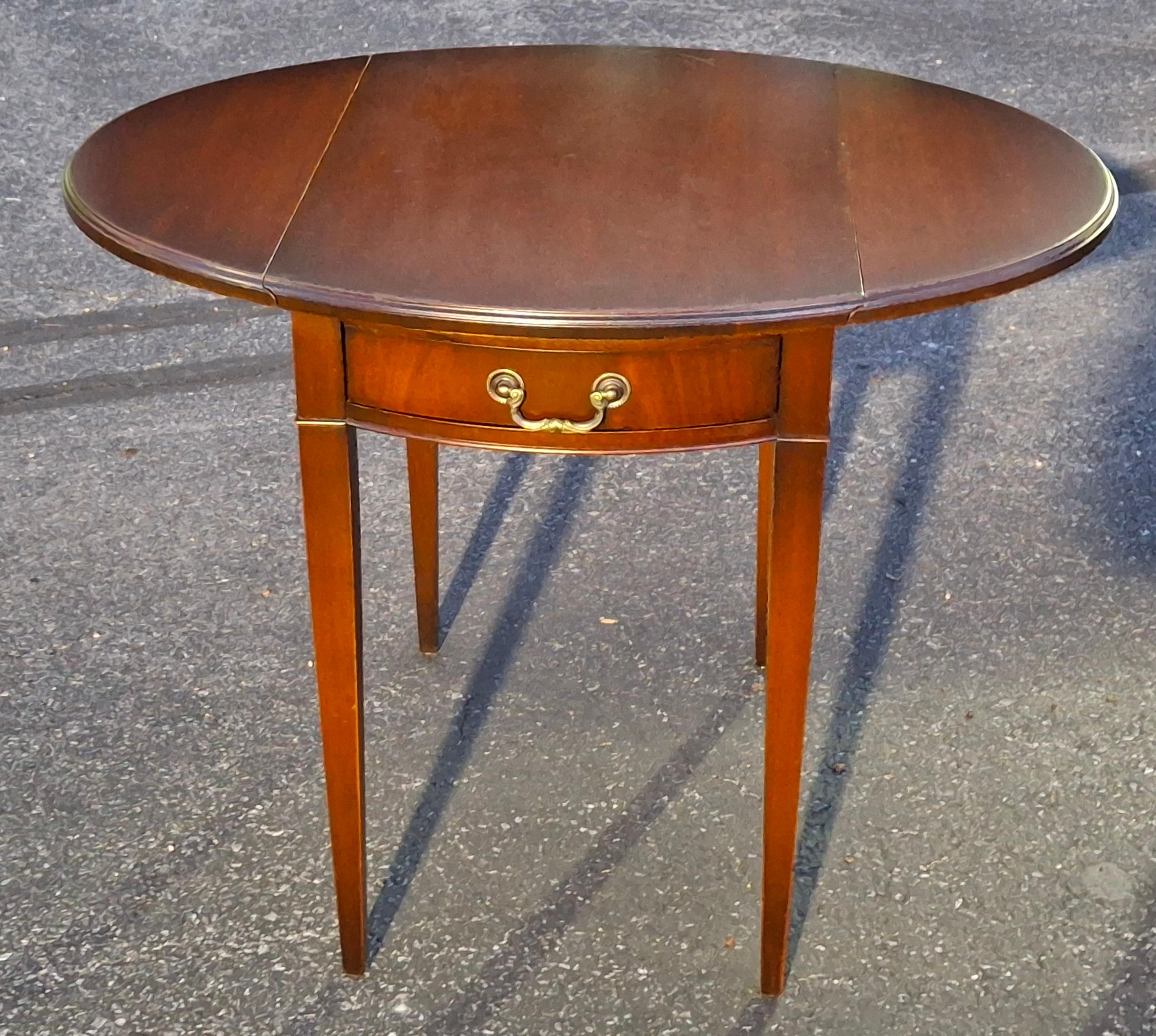 Mogano Pair 1940s Imperial Grand Rapids Genuine Mahogany Pembroke Tables, Refinished in vendita