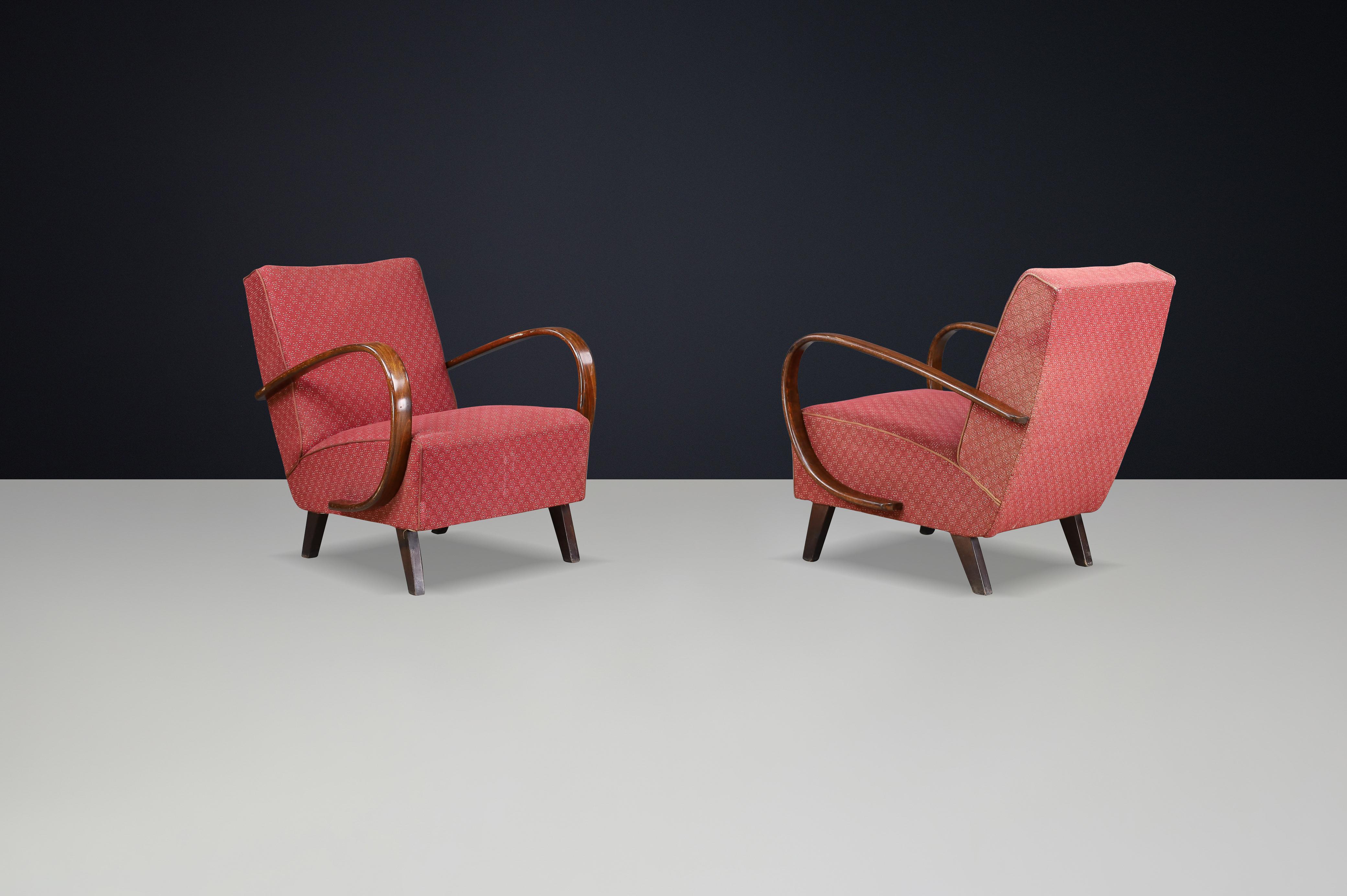 Pair 1940s Jindřich Halabala H-227 Bentwood Armchairs with Original Upholstery For Sale 4