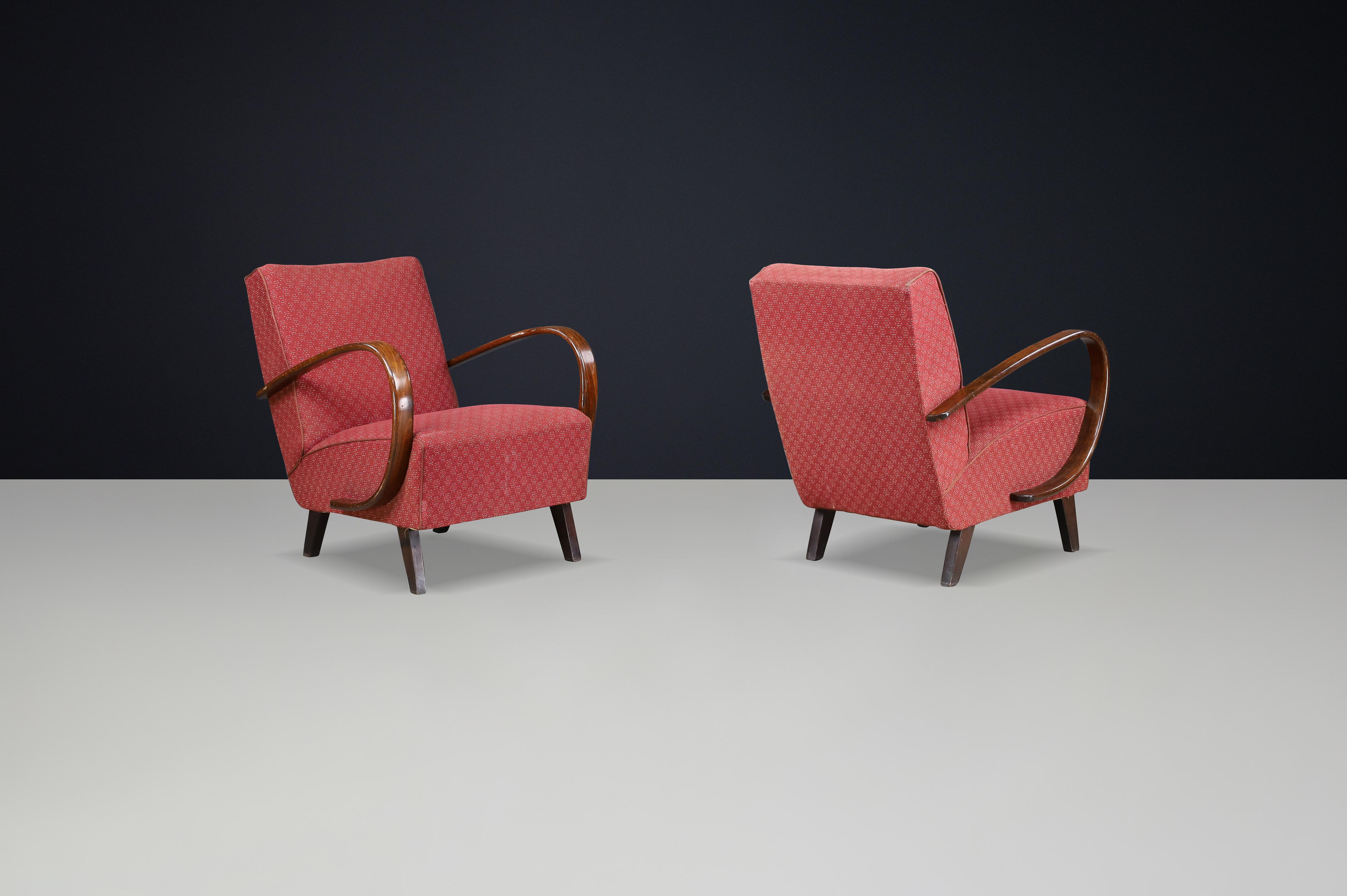 Pair 1940s Jindřich Halabala H-227 Bentwood Armchairs with Original Upholstery For Sale 3