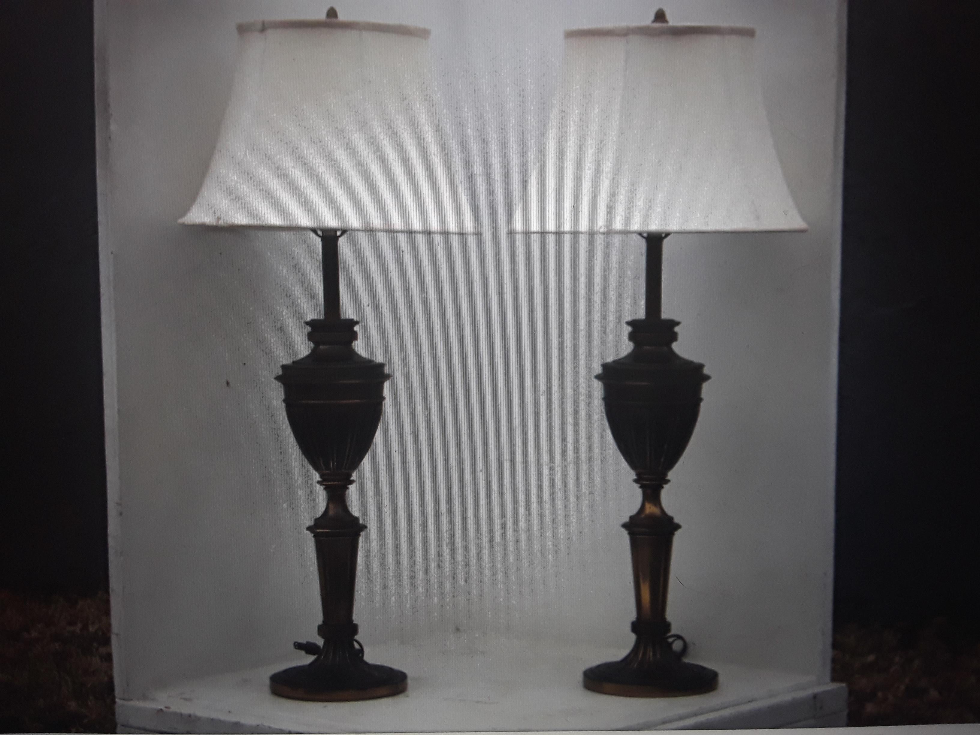 Pair 1940's Neoclassic Italian Provincial Table Lamps For Sale 7
