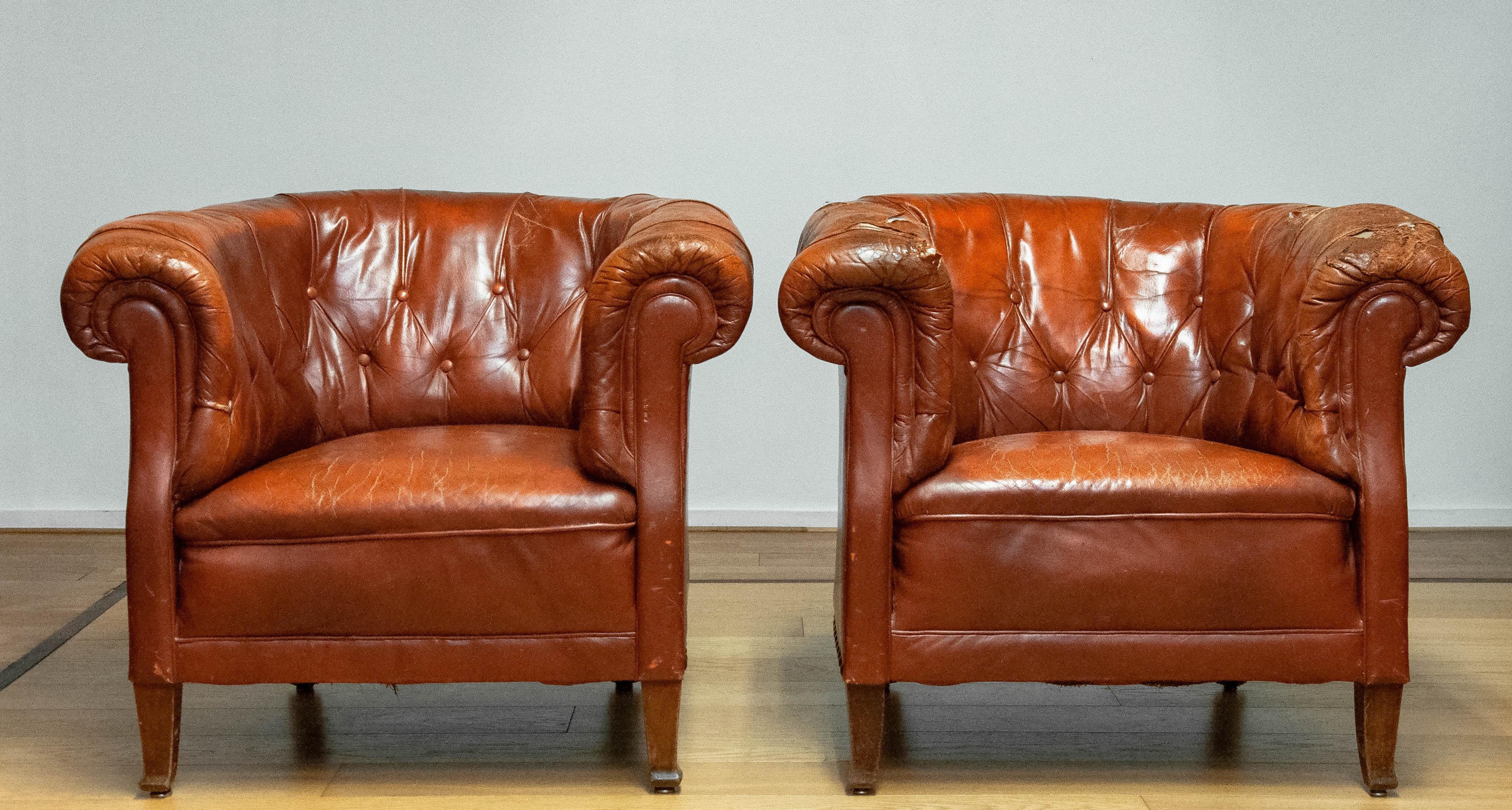 Pair absolutely fantastic and beautiful authentic ' Chesterfield model' club chairs made in Sweden in the 1940s.
The great vintage / antique patina what gives these chairs their absolutely unique character makes these chairs a absolute decorative
