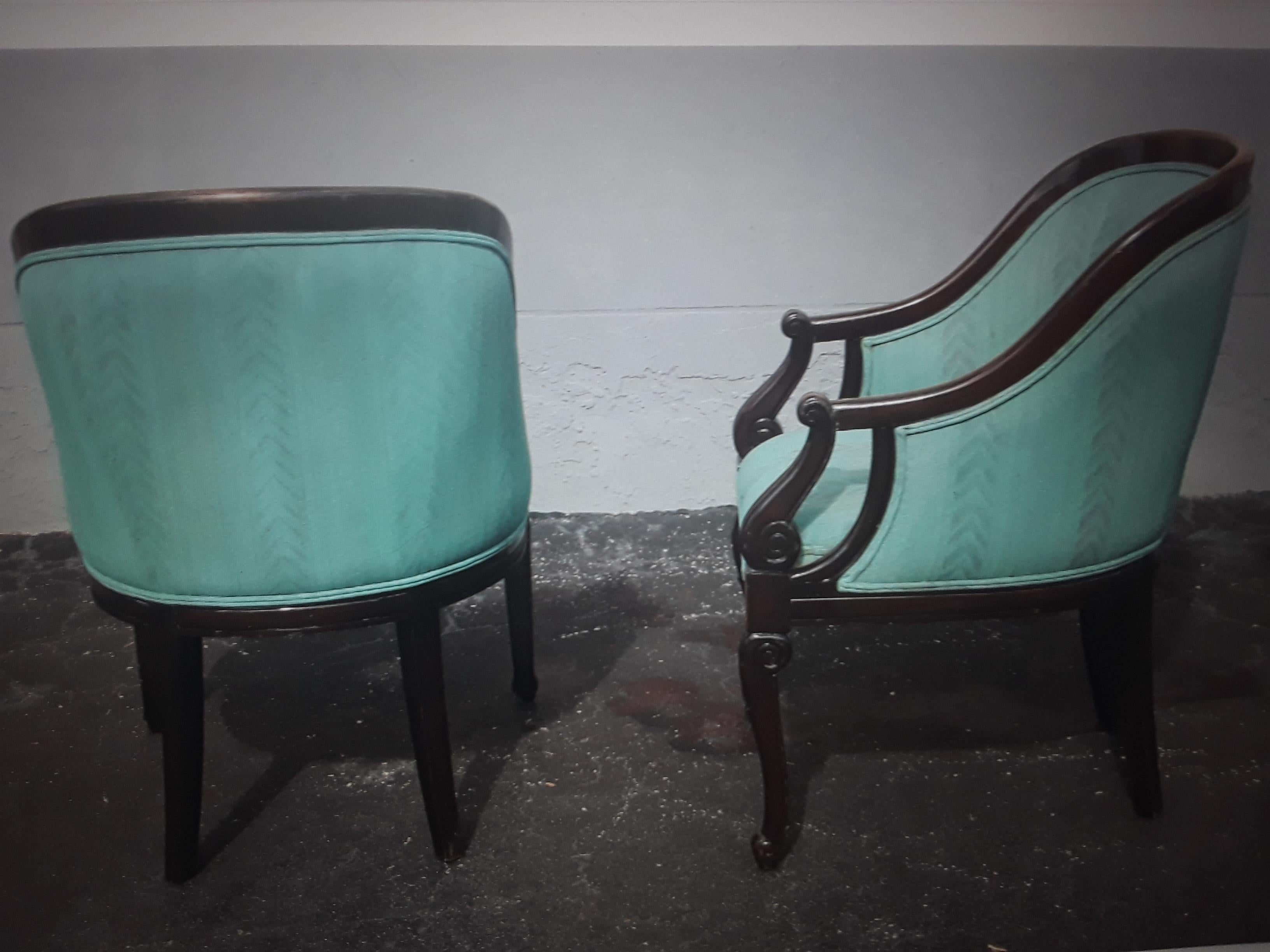 Paar 1940's Traditionell - Blau - Geschnitzt Akzent/ Beistelltisch/ Stühle im Angebot 1