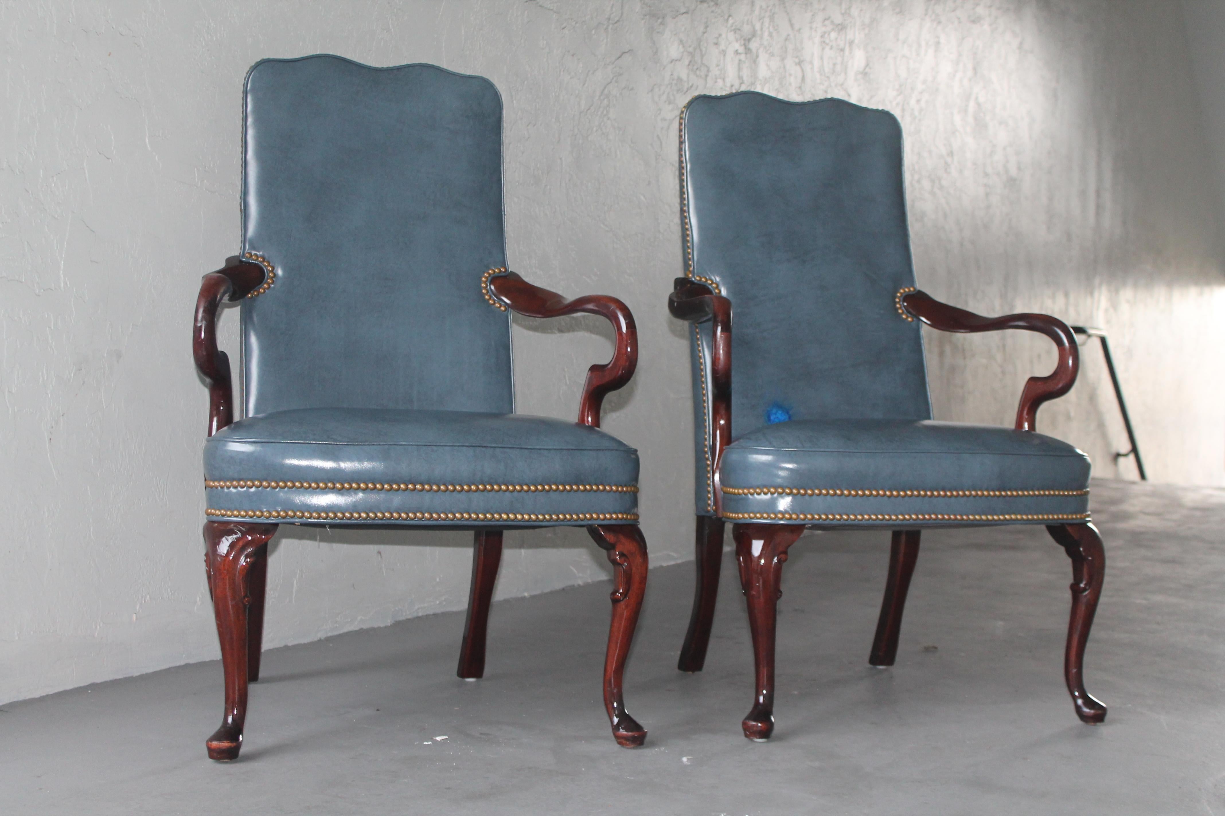 American Pair 1950s Fine Furniture Mid Century Carved Wood/ Blue Leather Parsons Chairs For Sale