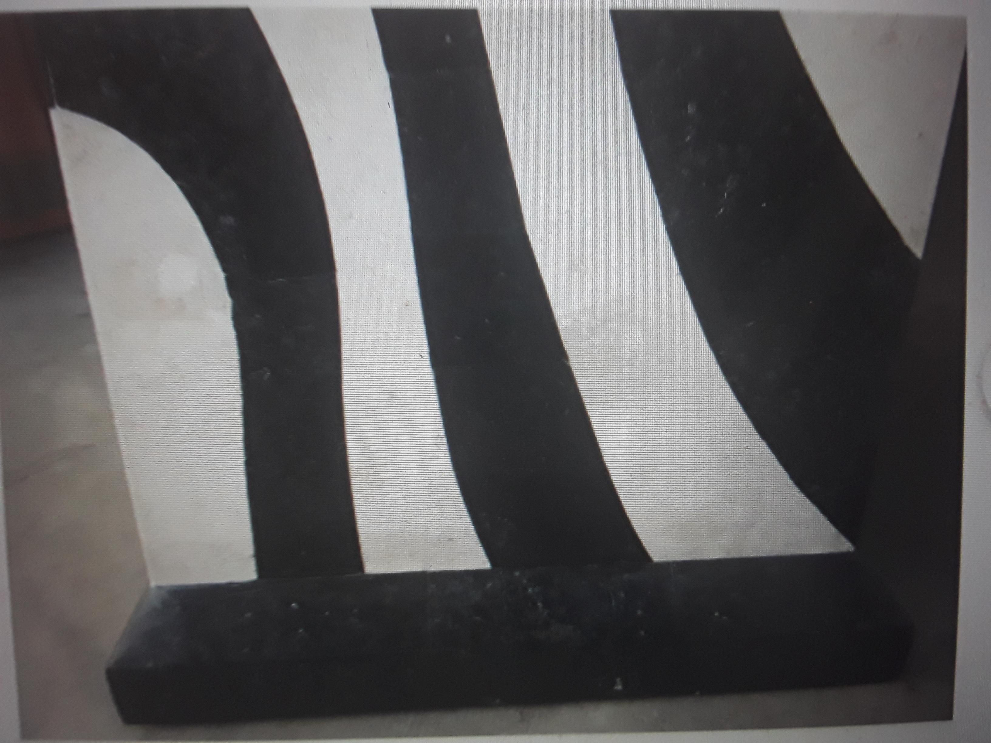 Metà XX secolo Coppia di piedistalli da esposizione in marmo finto tessellato francese del 1950, metà secolo moderno in vendita