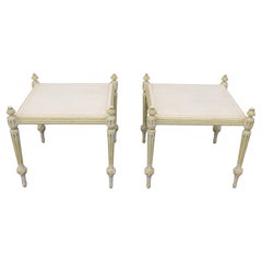 Paar 1950's Hollywood Regency Beistell-/Akzenttische