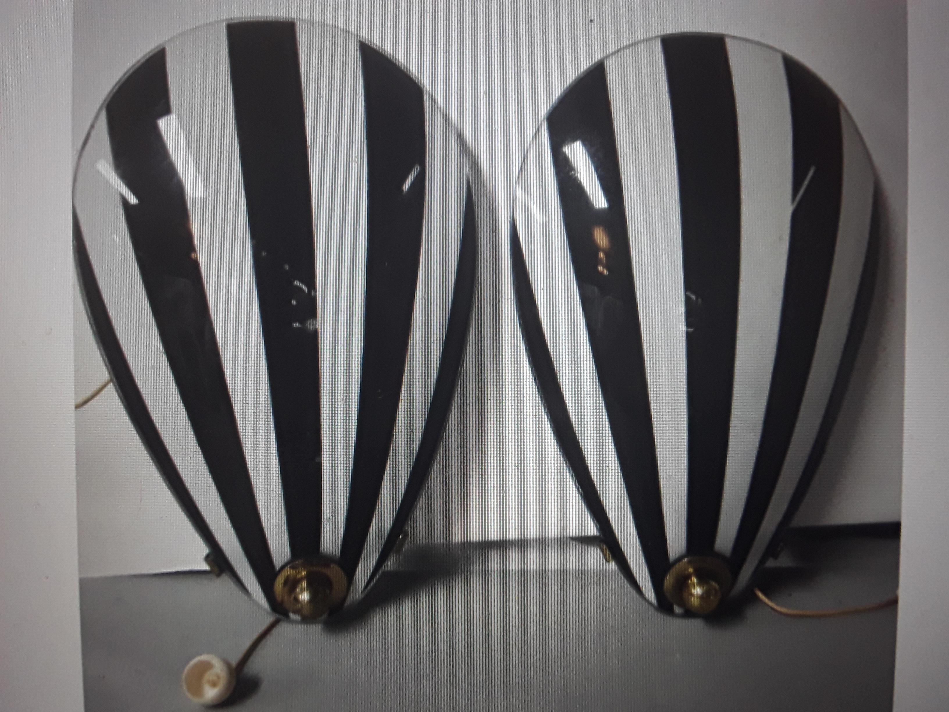Italiano Coppia di lampade da parete in vetro artistico di Murano del 1950, metà secolo, a forma di conchiglia di vongola in vendita