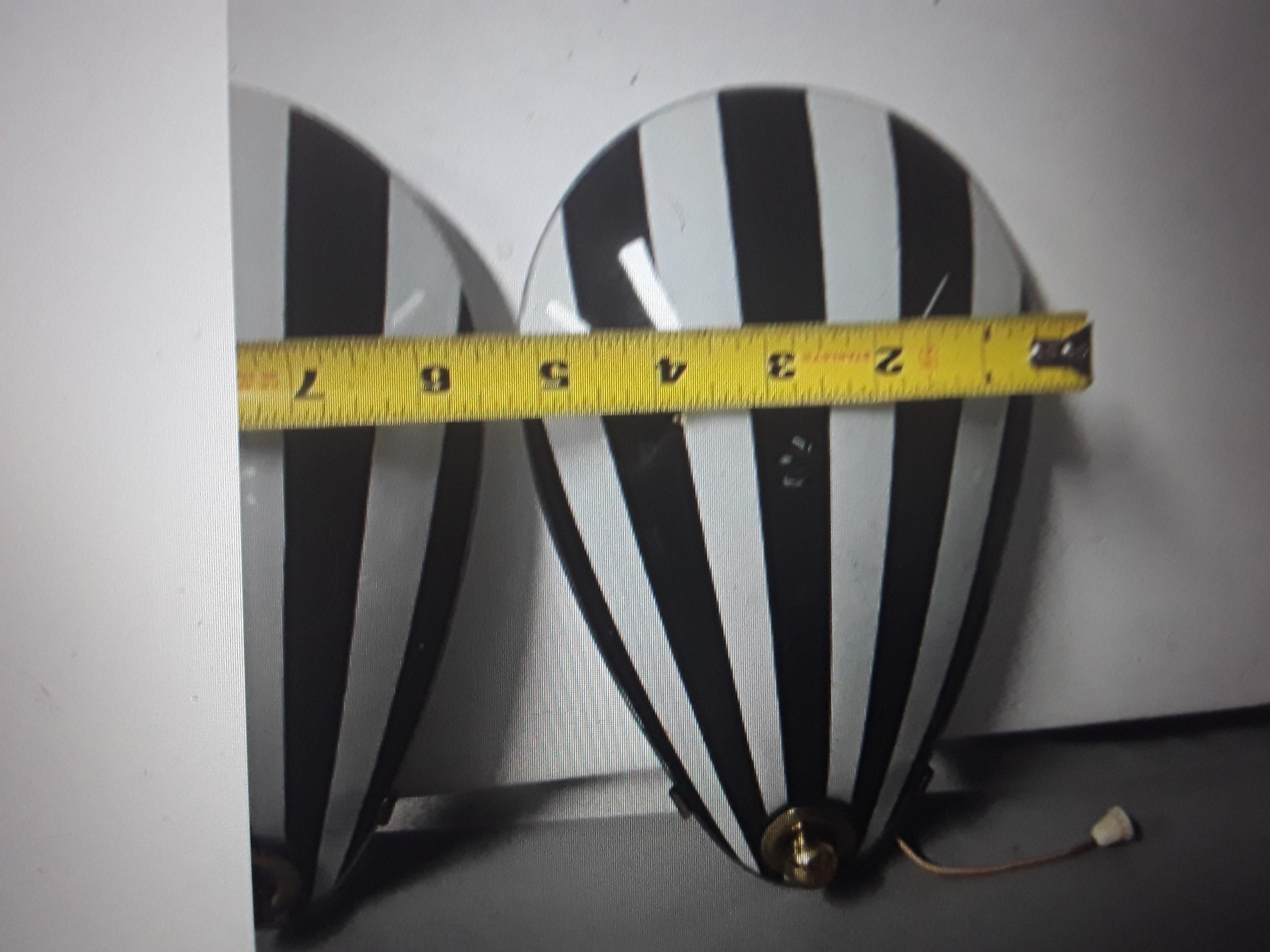 Coppia di lampade da parete in vetro artistico di Murano del 1950, metà secolo, a forma di conchiglia di vongola In condizioni buone in vendita a Opa Locka, FL