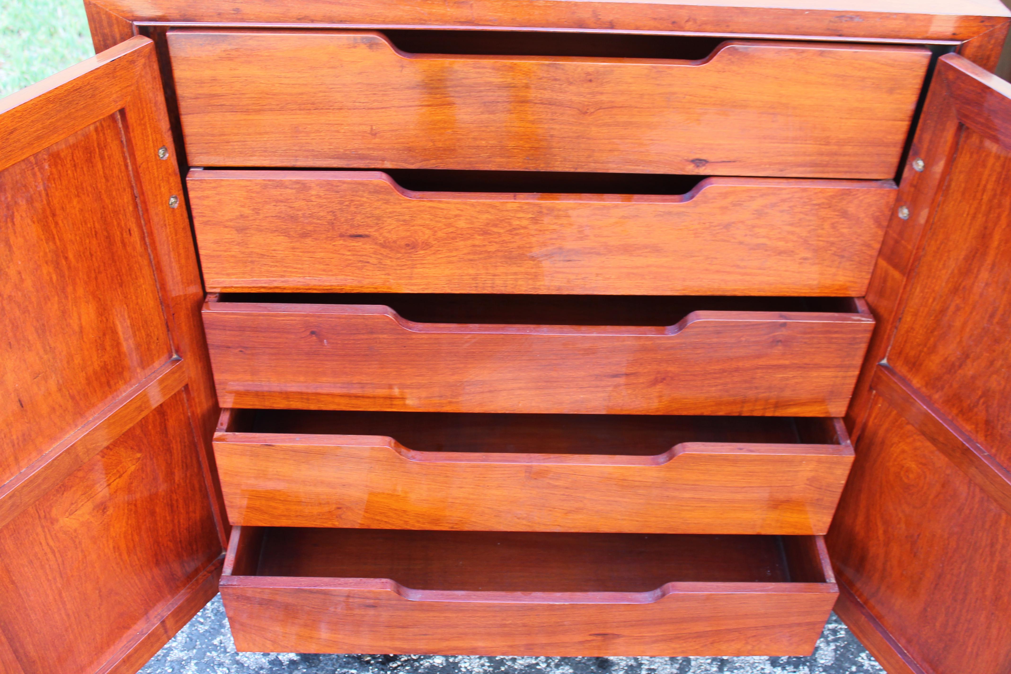 Paar 1950s Mid Century Modern Bachelors Chests/ Night Stands im Angebot 4