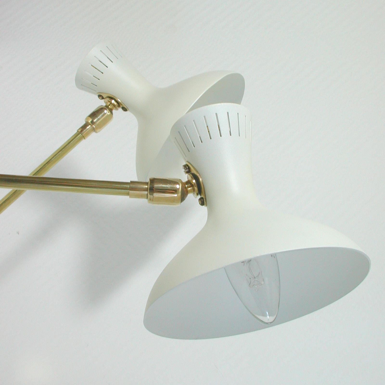 Pair of 1950s Midcentury White Brass French Articulating Potence Sconces In Good Condition For Sale In NUEMBRECHT, NRW