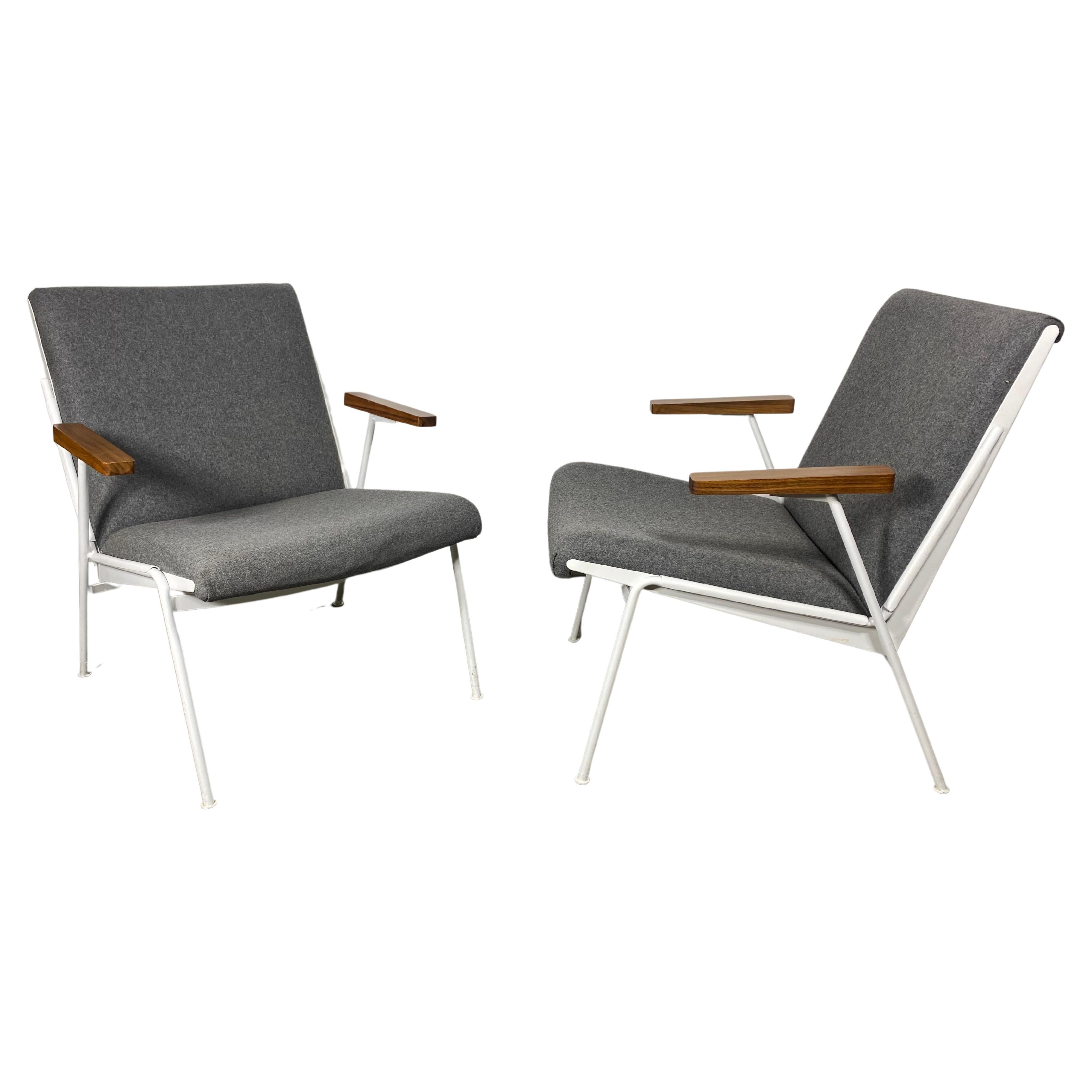 Pair 1959, Wim Rietveld for Ahrend de Cirkel, Oase Chairs, , classic modernist For Sale