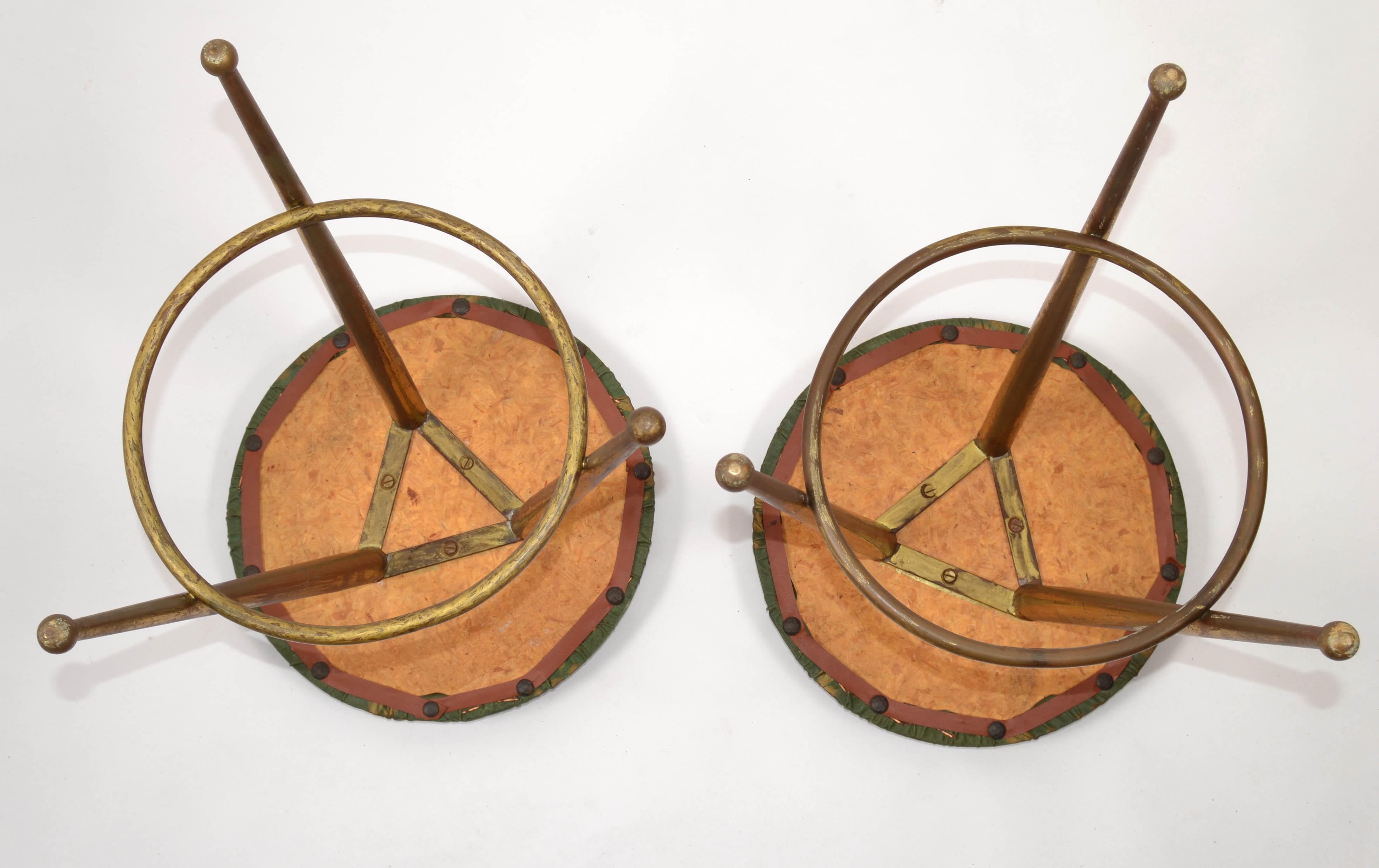 Paire de tabourets à trois pieds en laiton italien de style mi-siècle moderne d'après Gio Ponti, années 1960 en vente 5