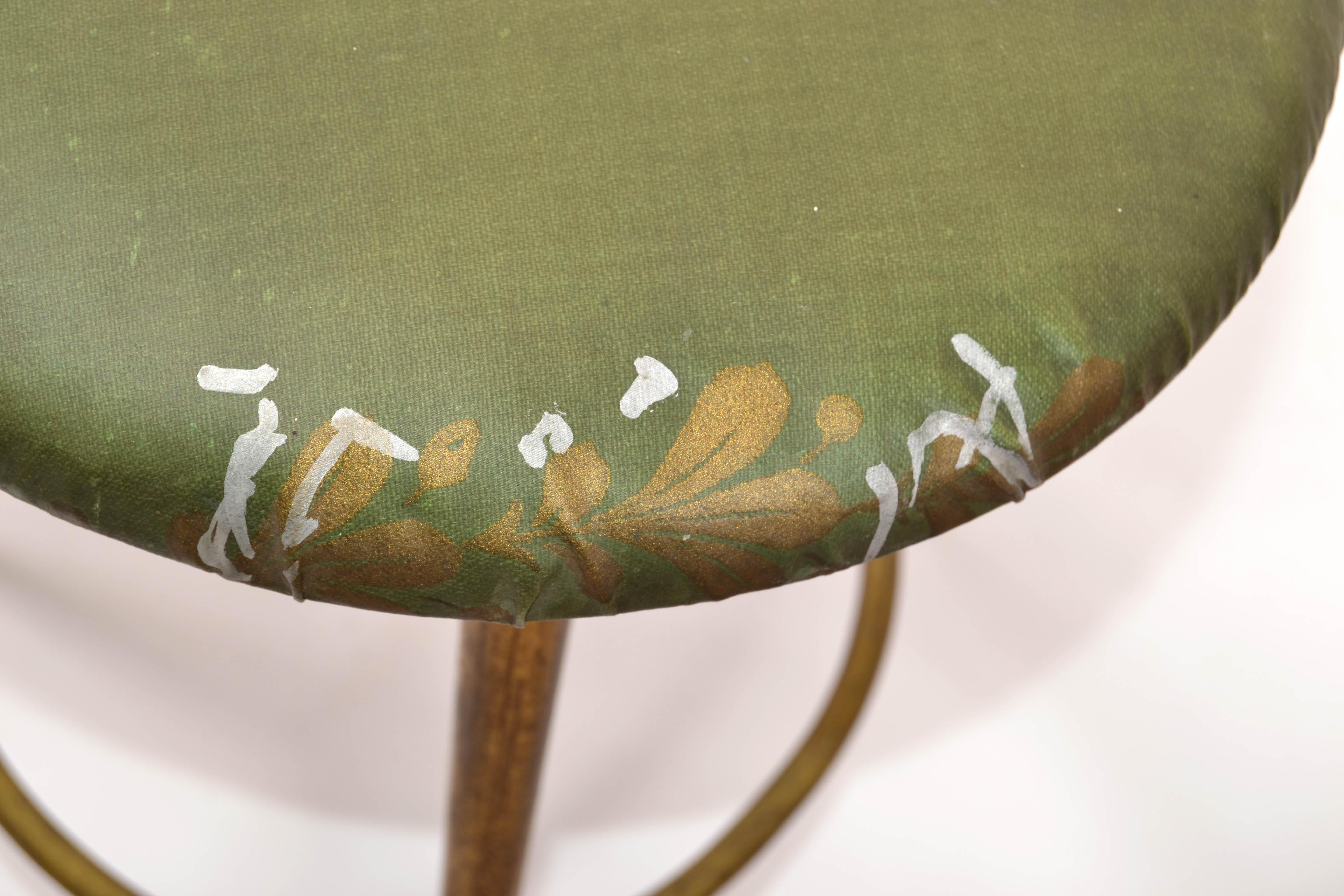 Paire de tabourets à trois pieds en laiton italien de style mi-siècle moderne d'après Gio Ponti, années 1960 en vente 6
