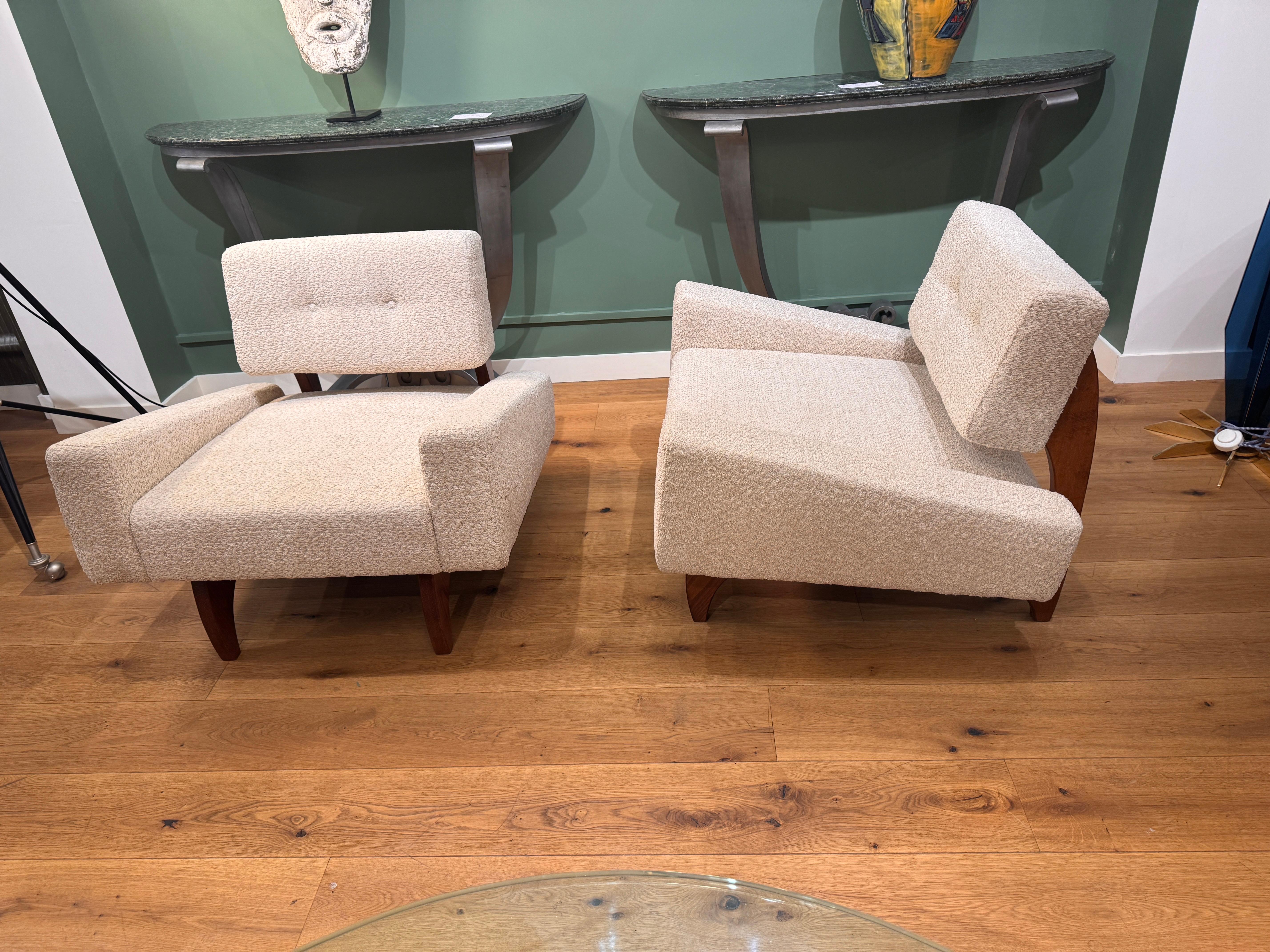 Pareja de sillones de los años 60 en suave boucle Italiano en venta