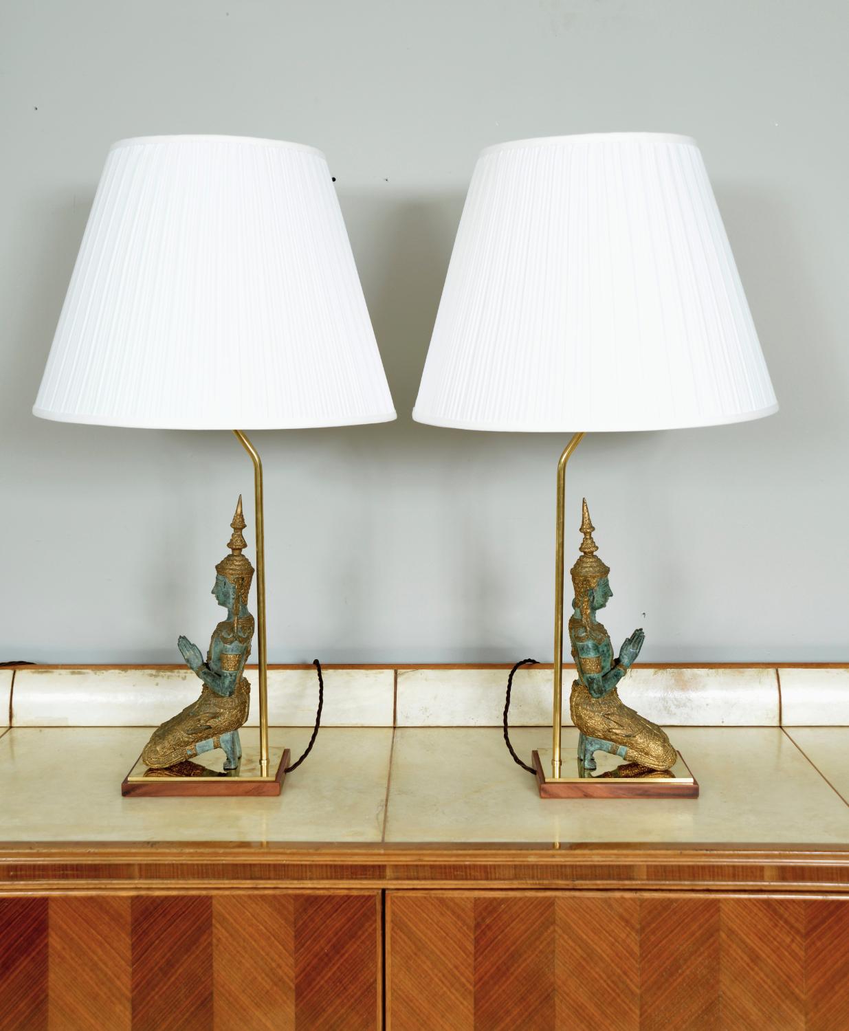Paar vergoldete thailändische Teppanom-Buddha-Tischlampen aus Bronze und Messing, 1960er Jahre, Mont-Stil, Belgien (Belgisch) im Angebot