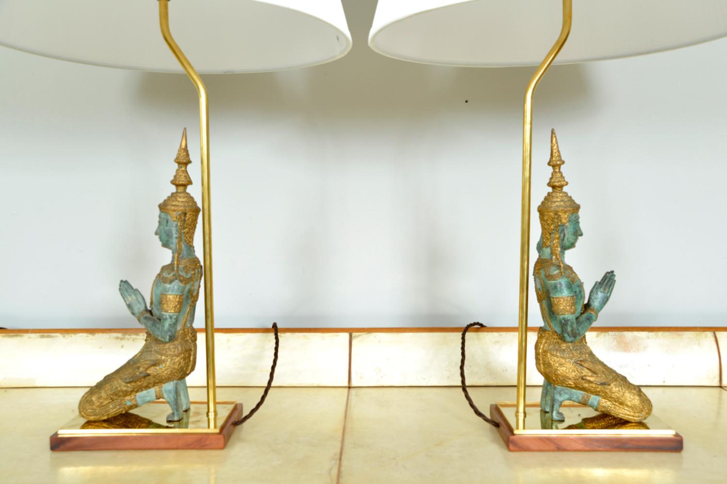 Paar vergoldete thailändische Teppanom-Buddha-Tischlampen aus Bronze und Messing, 1960er Jahre, Mont-Stil, Belgien (Vergoldet) im Angebot