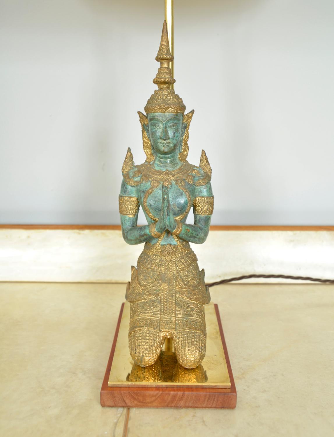 Paar vergoldete thailändische Teppanom-Buddha-Tischlampen aus Bronze und Messing, 1960er Jahre, Mont-Stil, Belgien im Angebot 1