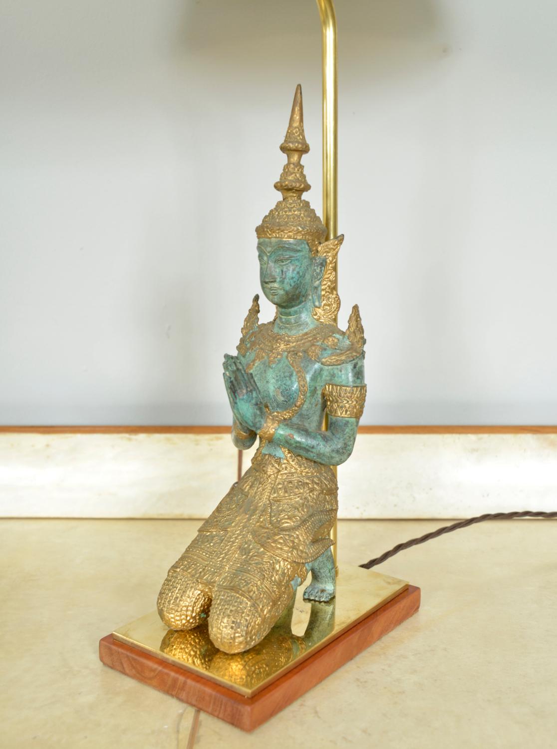 Paar vergoldete thailändische Teppanom-Buddha-Tischlampen aus Bronze und Messing, 1960er Jahre, Mont-Stil, Belgien im Angebot 2
