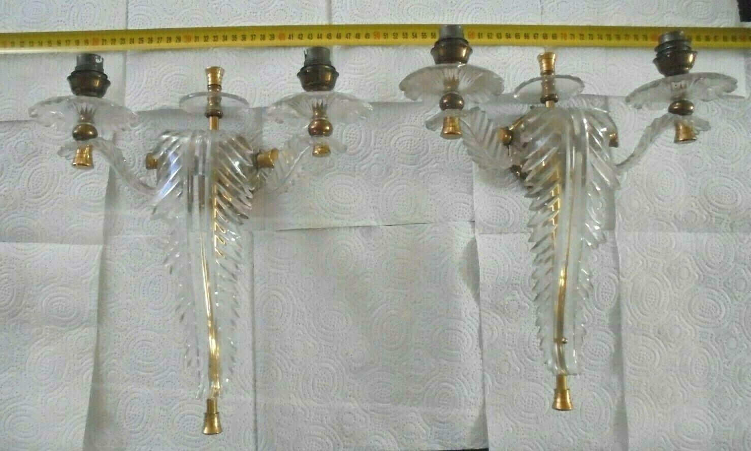 Pair 1960's French Mid Century Modern Lucite Formed Feather / Plume Wall Sconces In Good Condition For Sale In Opa Locka, FL