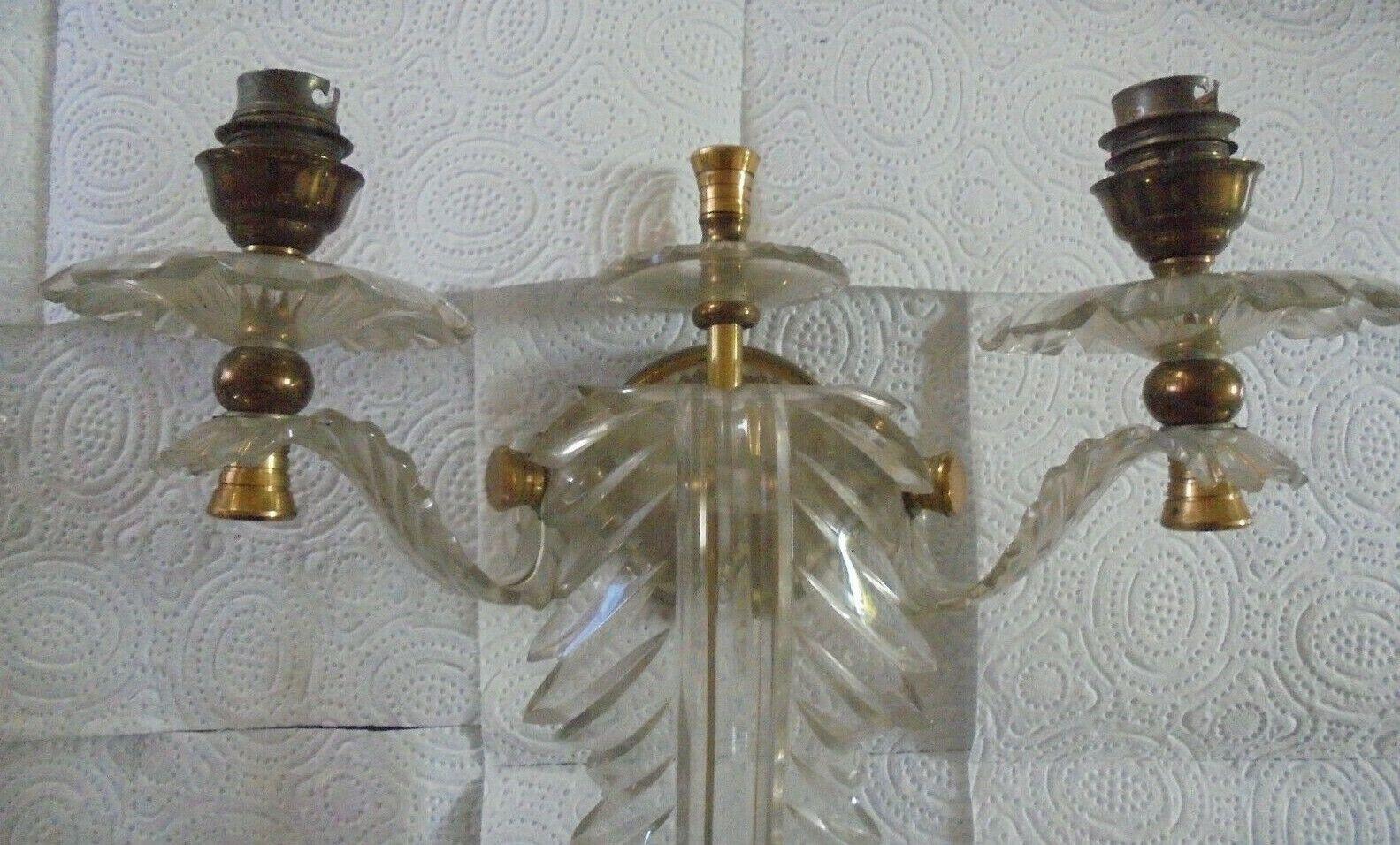 Pair 1960's French Mid Century Modern Lucite Formed Feather / Plume Wall Sconces For Sale 2