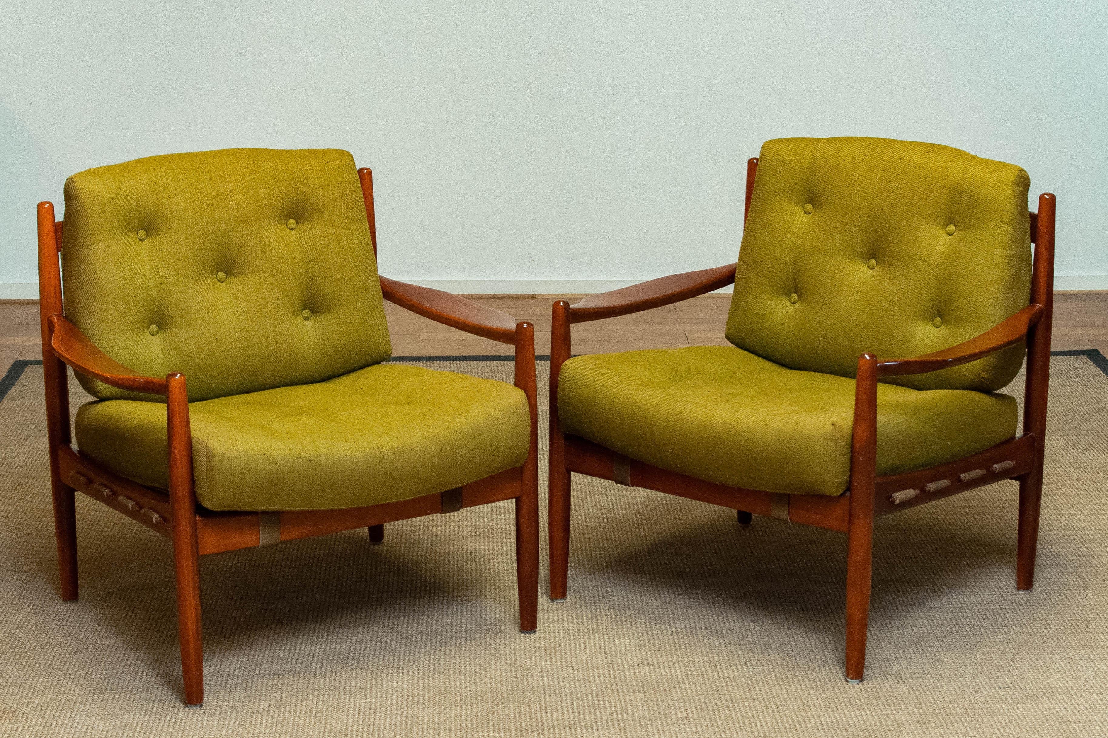 Pair 1960's Green Linen 'Läckö' Lounge Chairs By Ingemar Thillmark For OPE For Sale 4