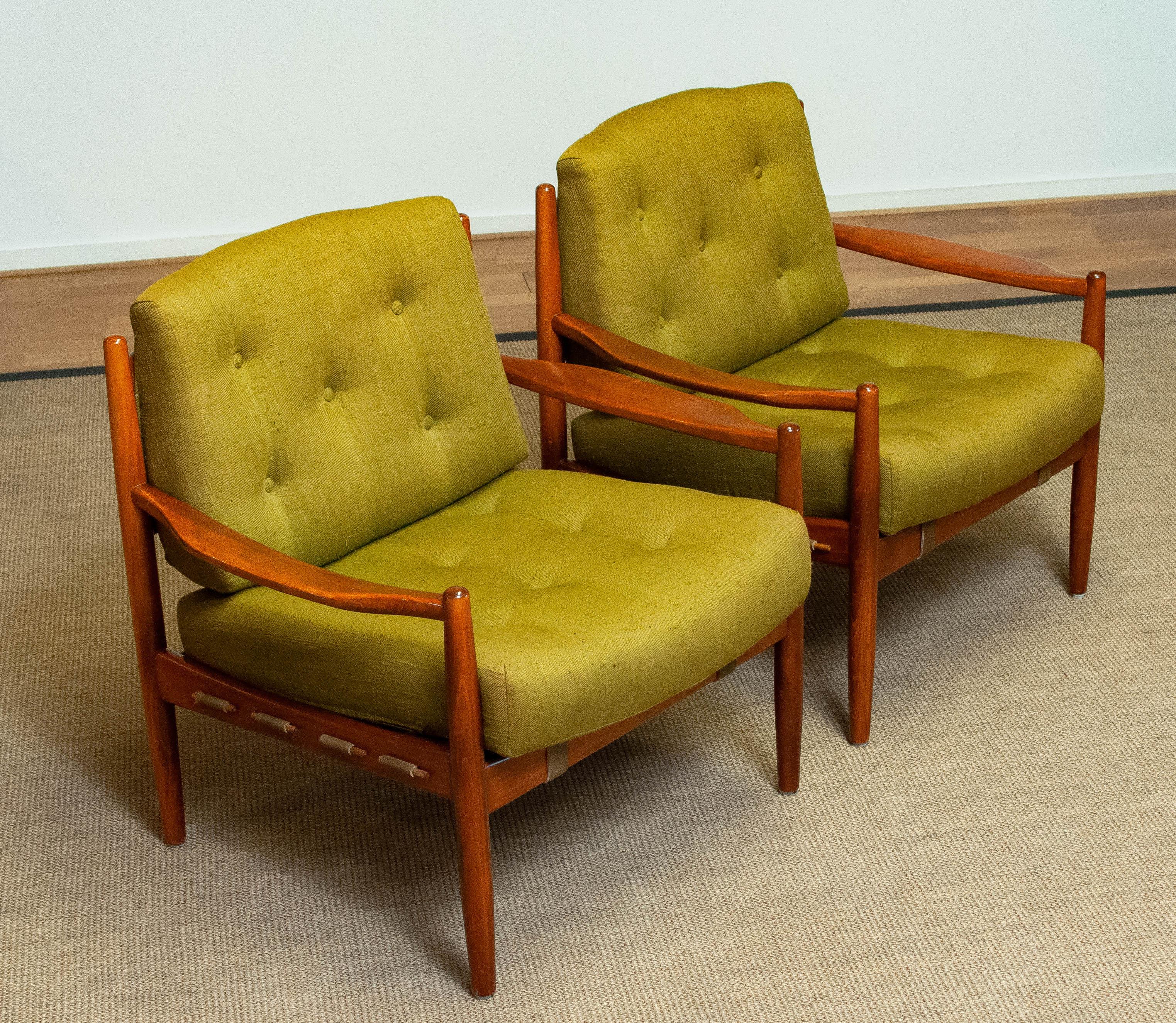 Pair 1960's Green Linen 'Läckö' Lounge Chairs By Ingemar Thillmark For OPE In Good Condition For Sale In Silvolde, Gelderland
