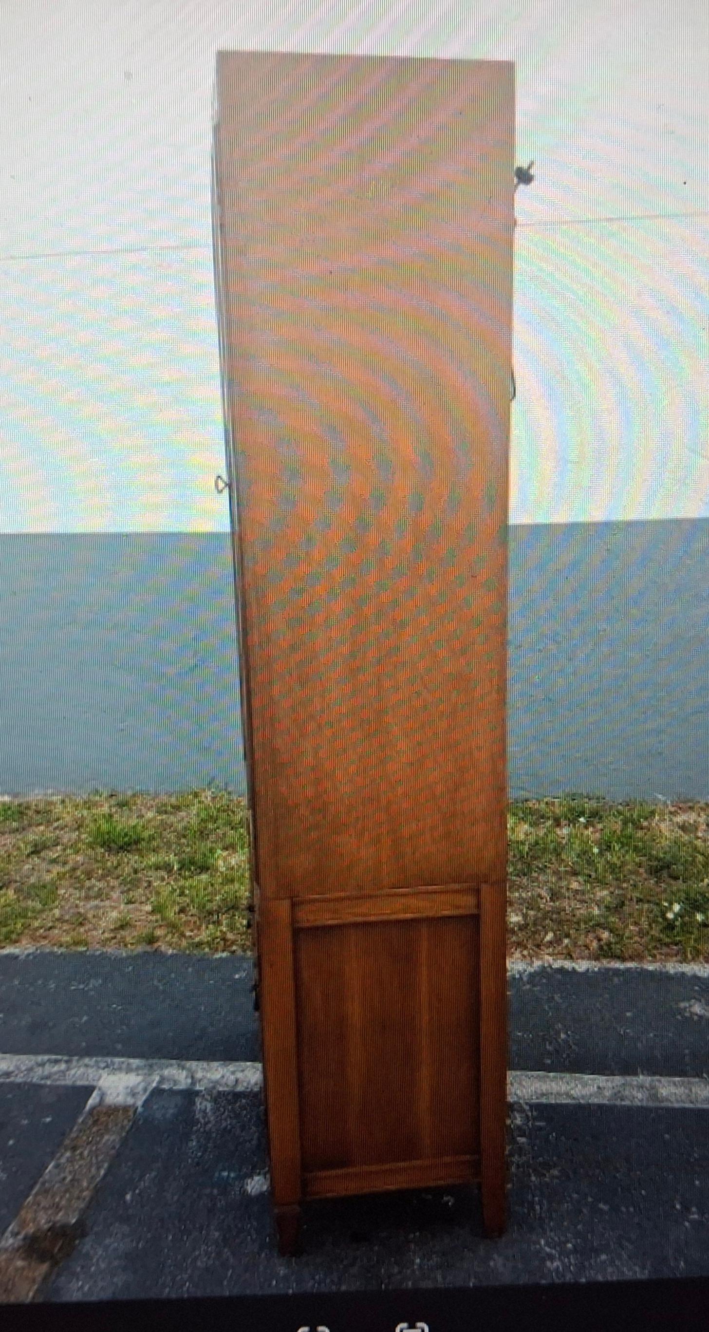 Coppia di vetrine provinciali italiane del 1960 con top ad arco in vendita 1