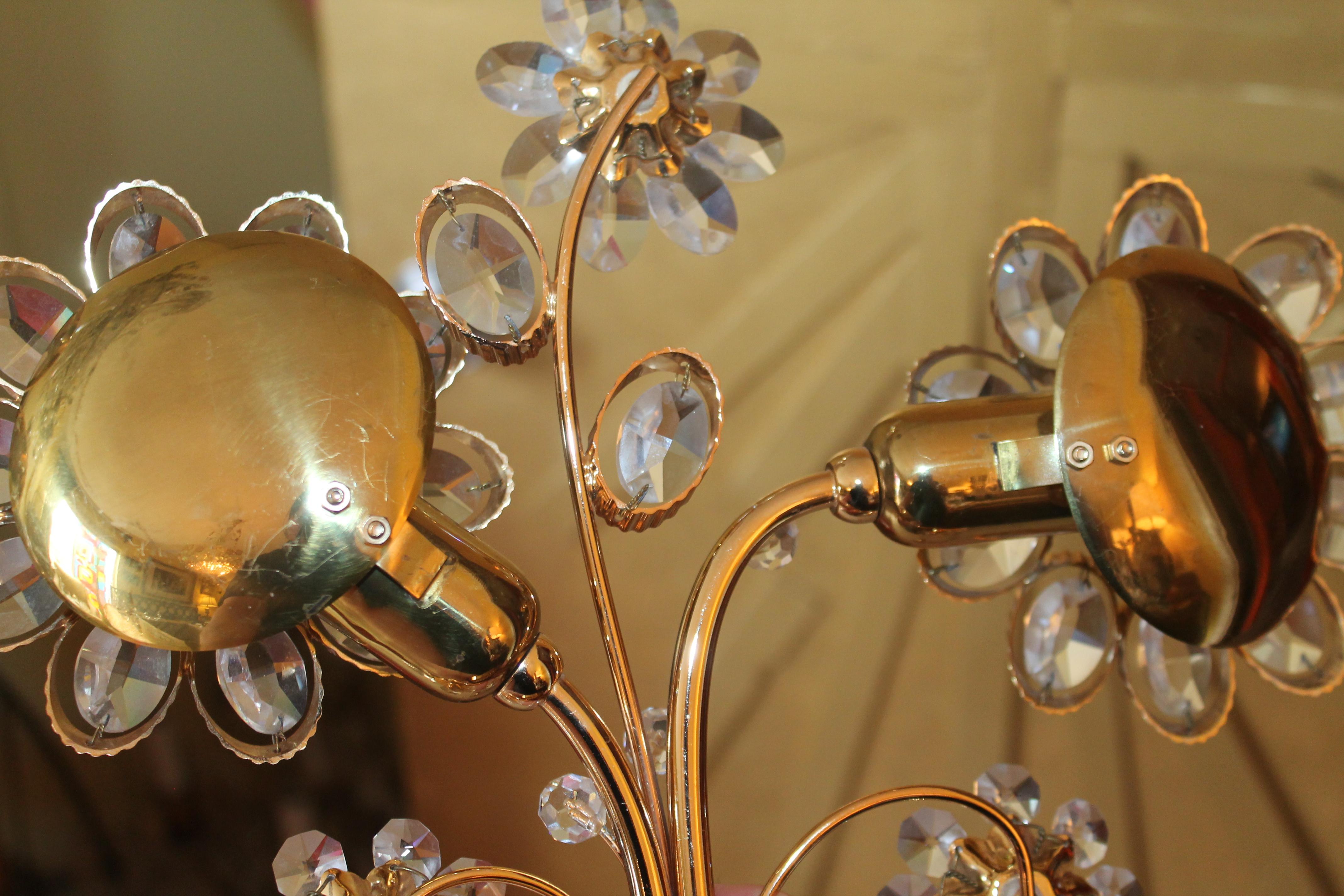 Métal Paire de grandes lampes modernes du milieu du siècle 24 carats avec fleur en cristal de Palwa, années 1960 en vente