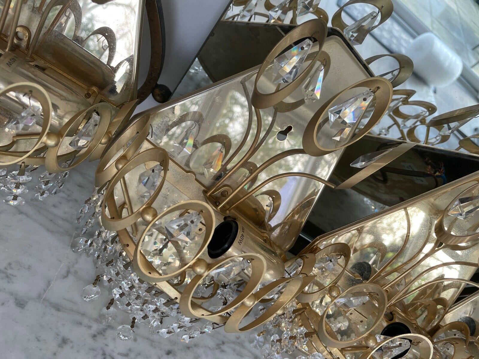 Paar 1960's Mid Century Modern Cut Crystal Vergoldetes Metall Wandleuchten Attrib. Palwa im Angebot 4