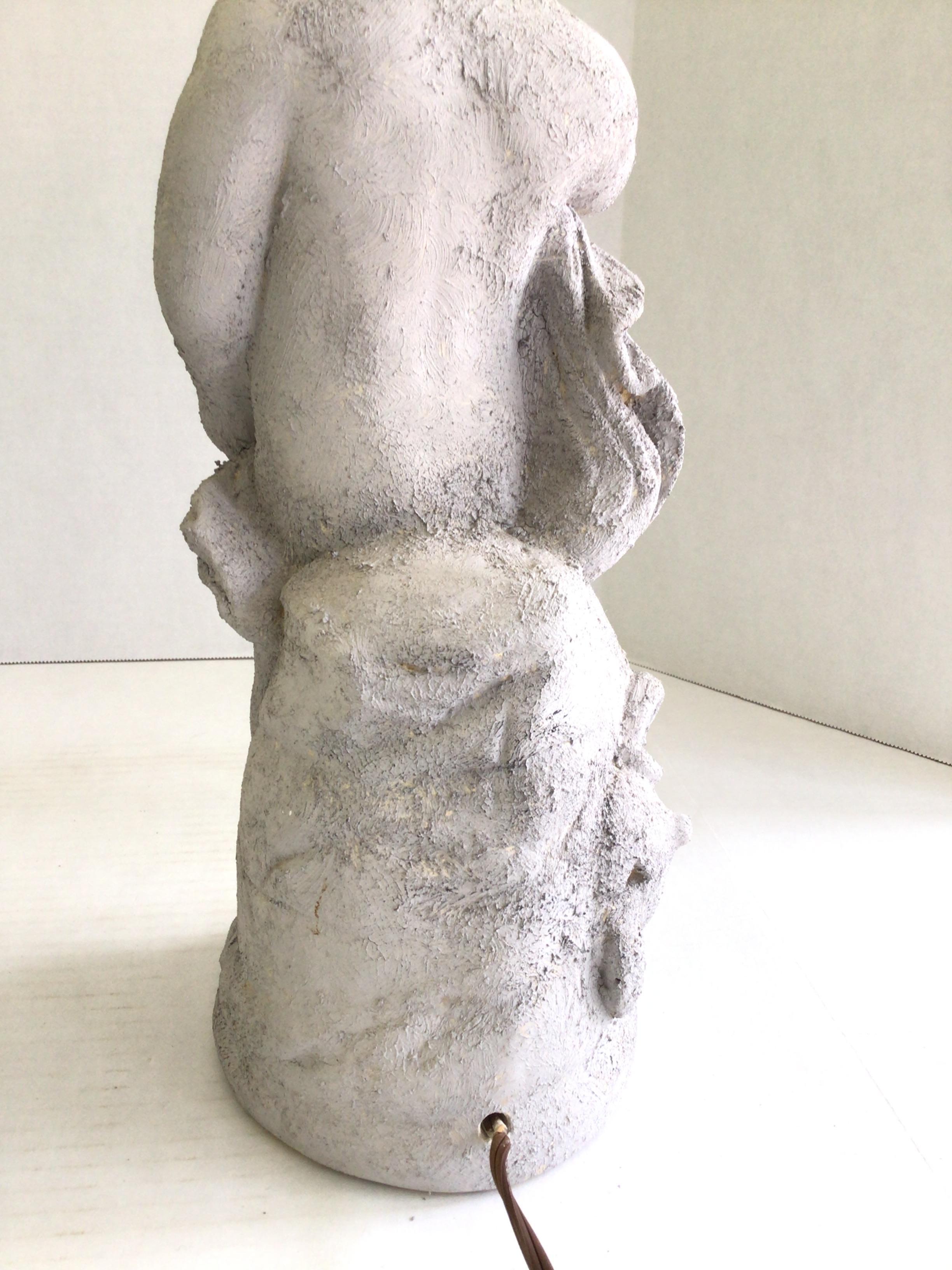 Pareja de lámparas de querubines de escayola pintada de los años 60 en venta 5