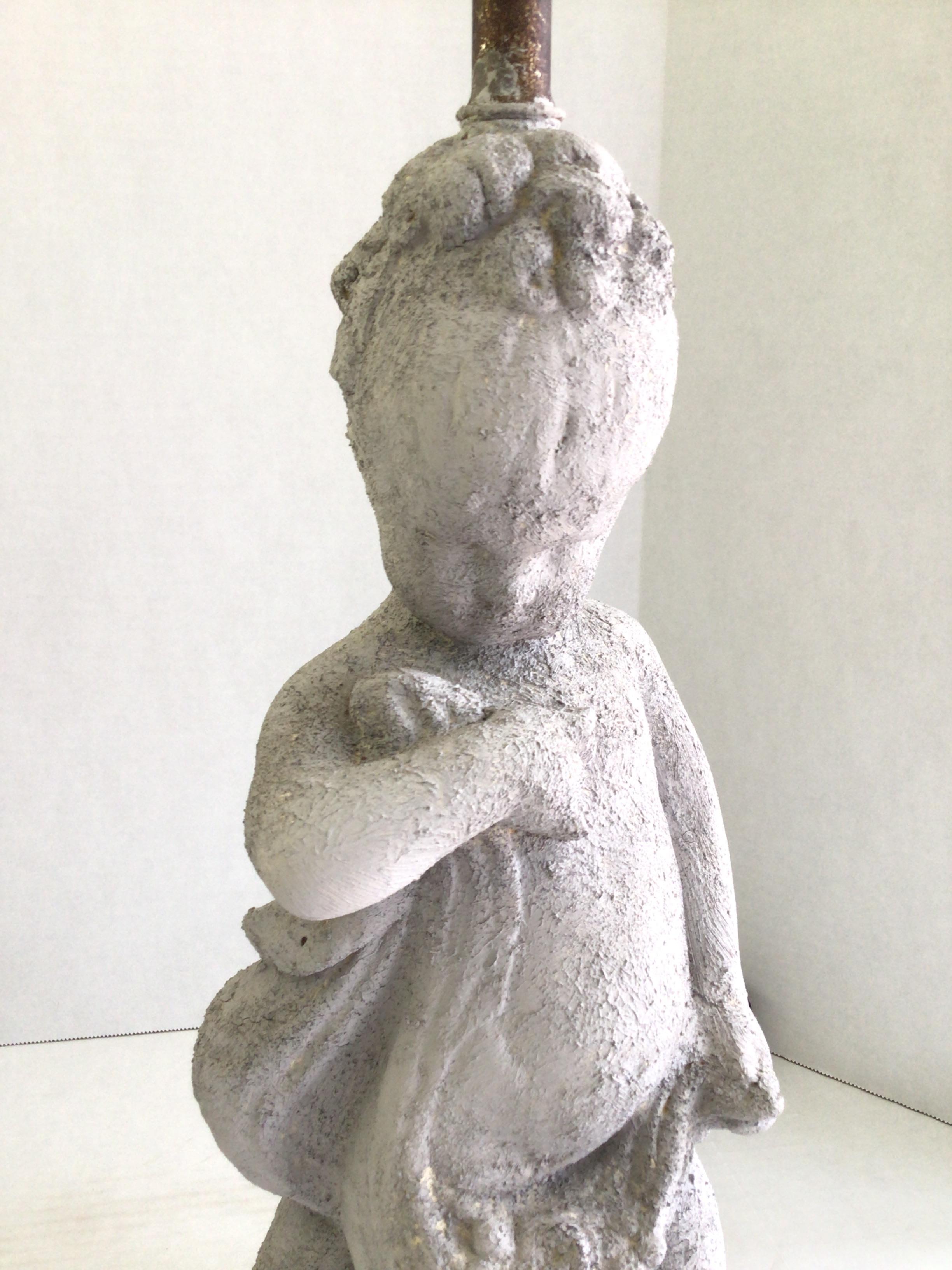 Pareja de lámparas de querubines de escayola pintada de los años 60 Yeso en venta