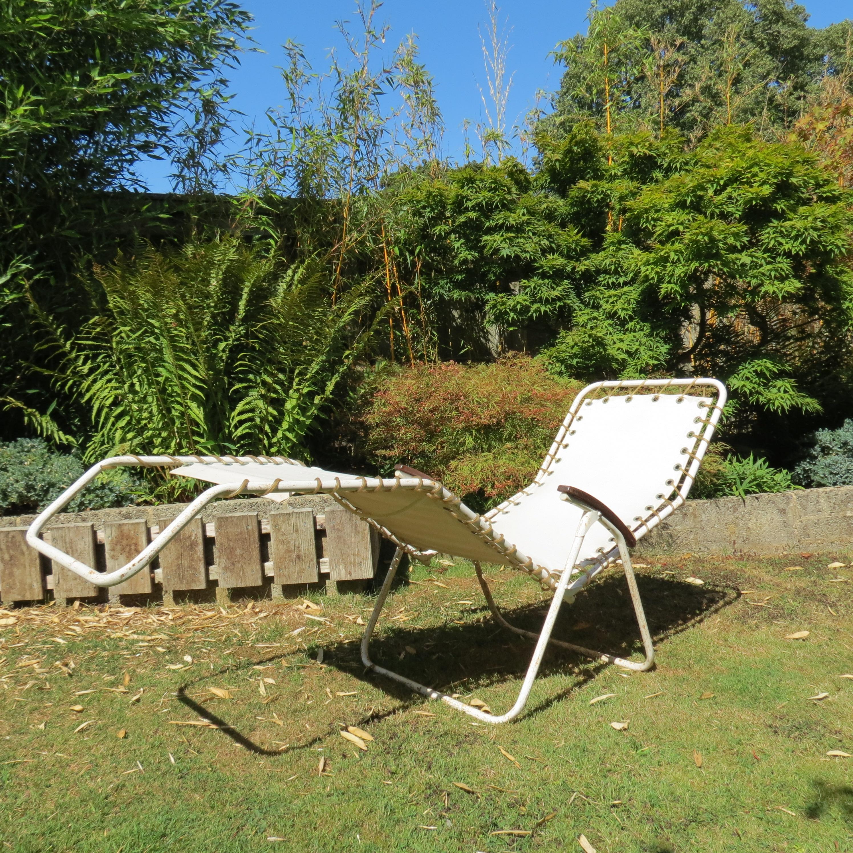 Pair 1970s Canvas and Metal Reclining Garden Sun Lounger Chairs In Good Condition In Stow on the Wold, GB