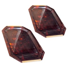 Paar 1970er Jahre Französisch Lucite Tabletts mit Messing Griffe, Transparent Brown &Gold