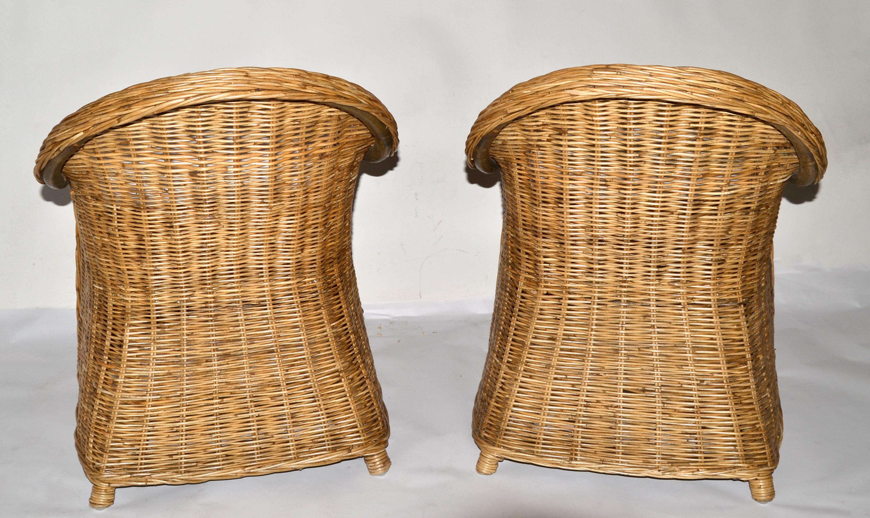 Coppia di sedie da salotto in rattan per bambini in stile bohémien degli anni '70, realizzate a mano in stile metà del secolo scorso. in vendita 2