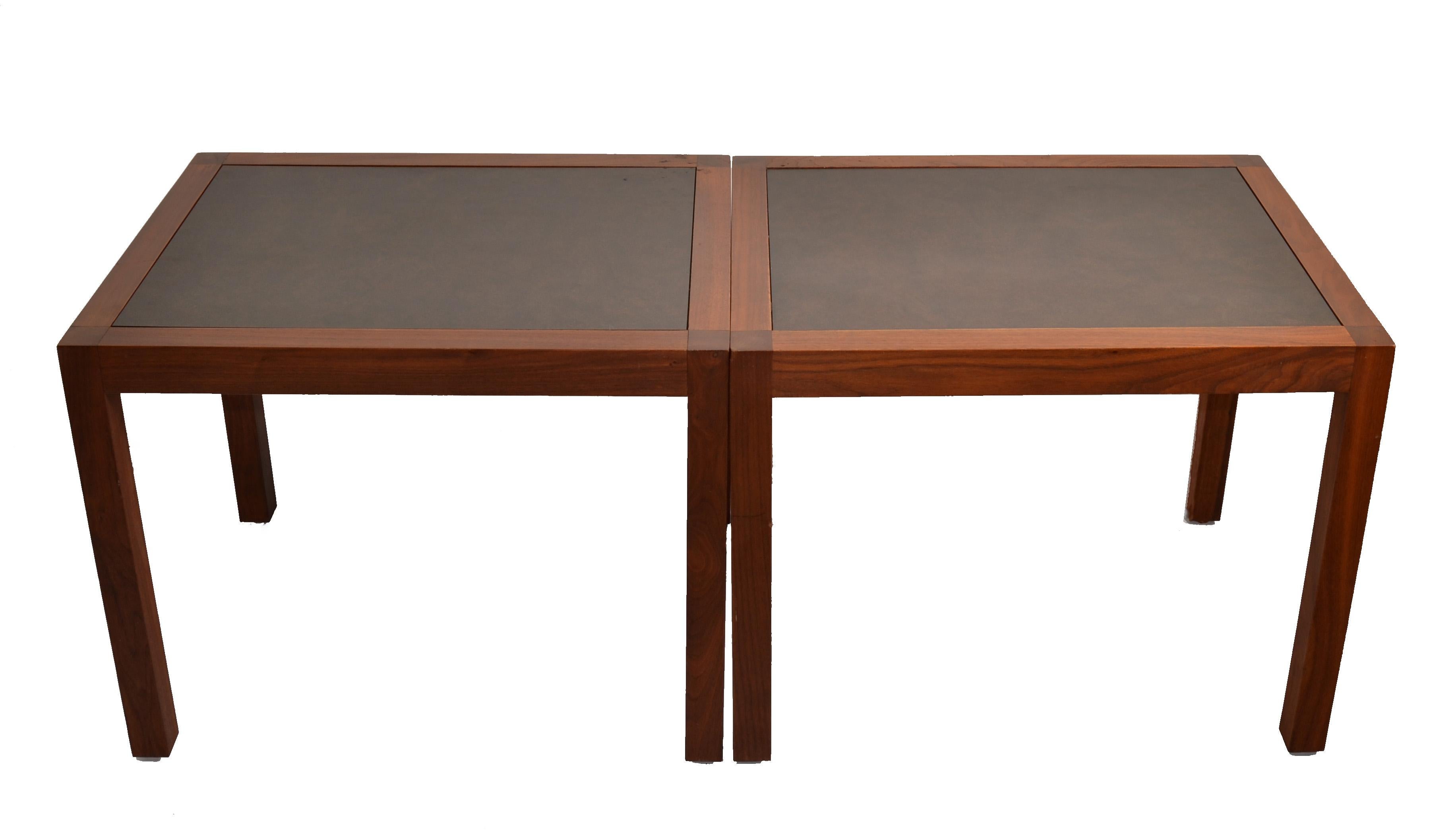 Paire de tables d'appoint Marden en noyer et cuir du milieu du siècle dernier, style Parsons, des années 1970 en vente 3