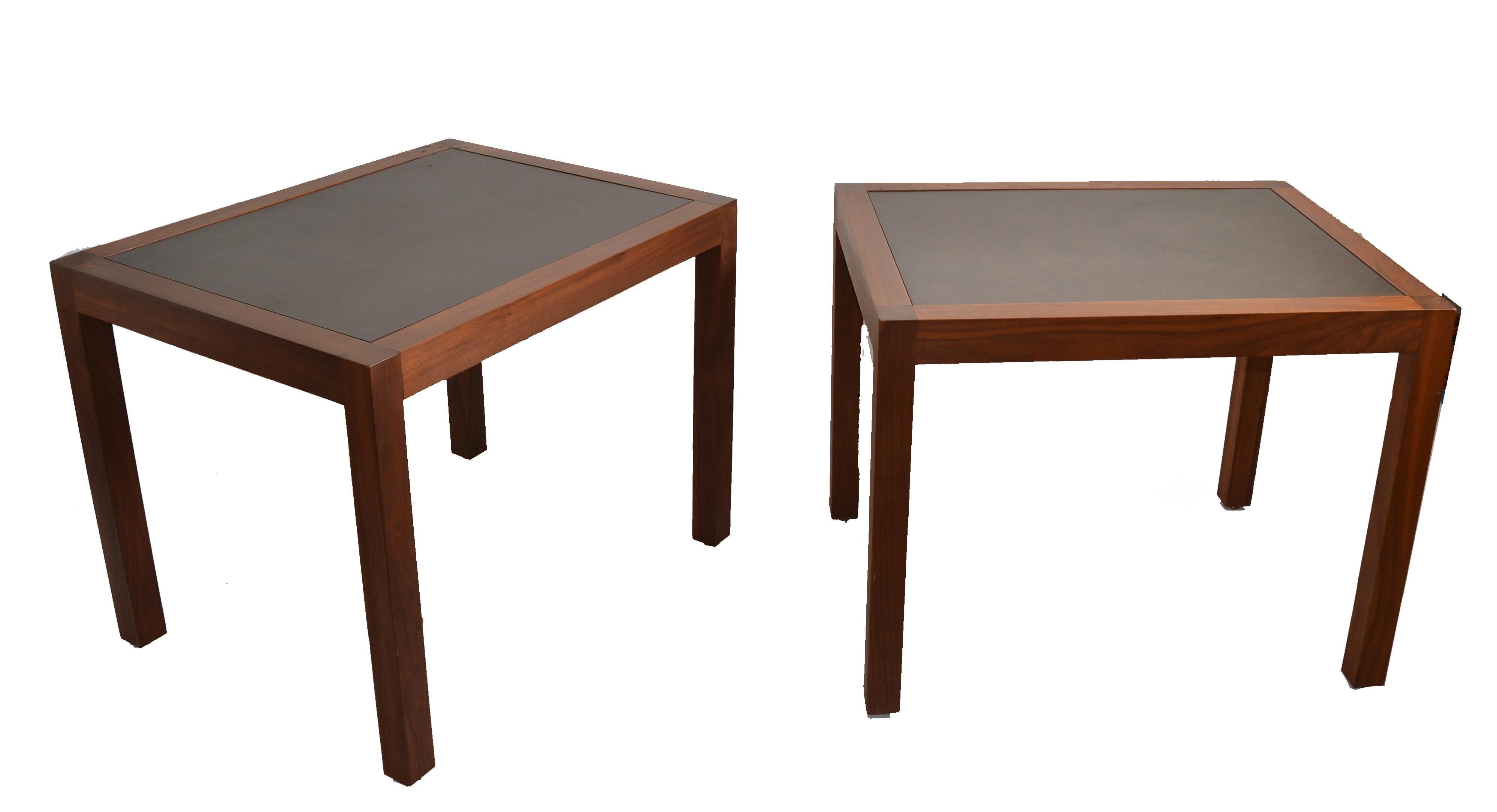 Paire de tables d'appoint Marden en noyer et cuir du milieu du siècle dernier, style Parsons, des années 1970 en vente 9