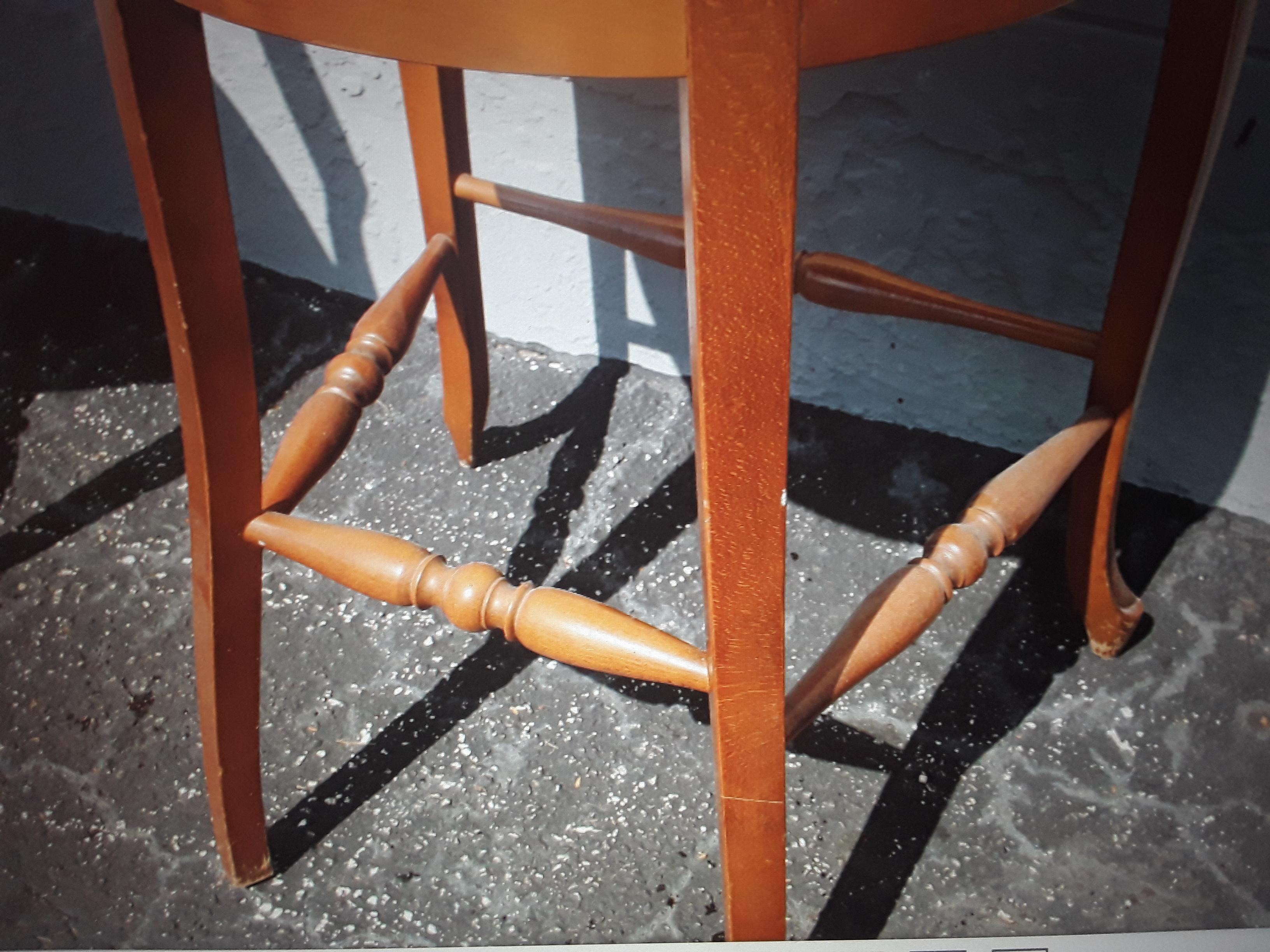 Pair 1970's Vintage Traditional style Bar Stools In Good Condition For Sale In Opa Locka, FL