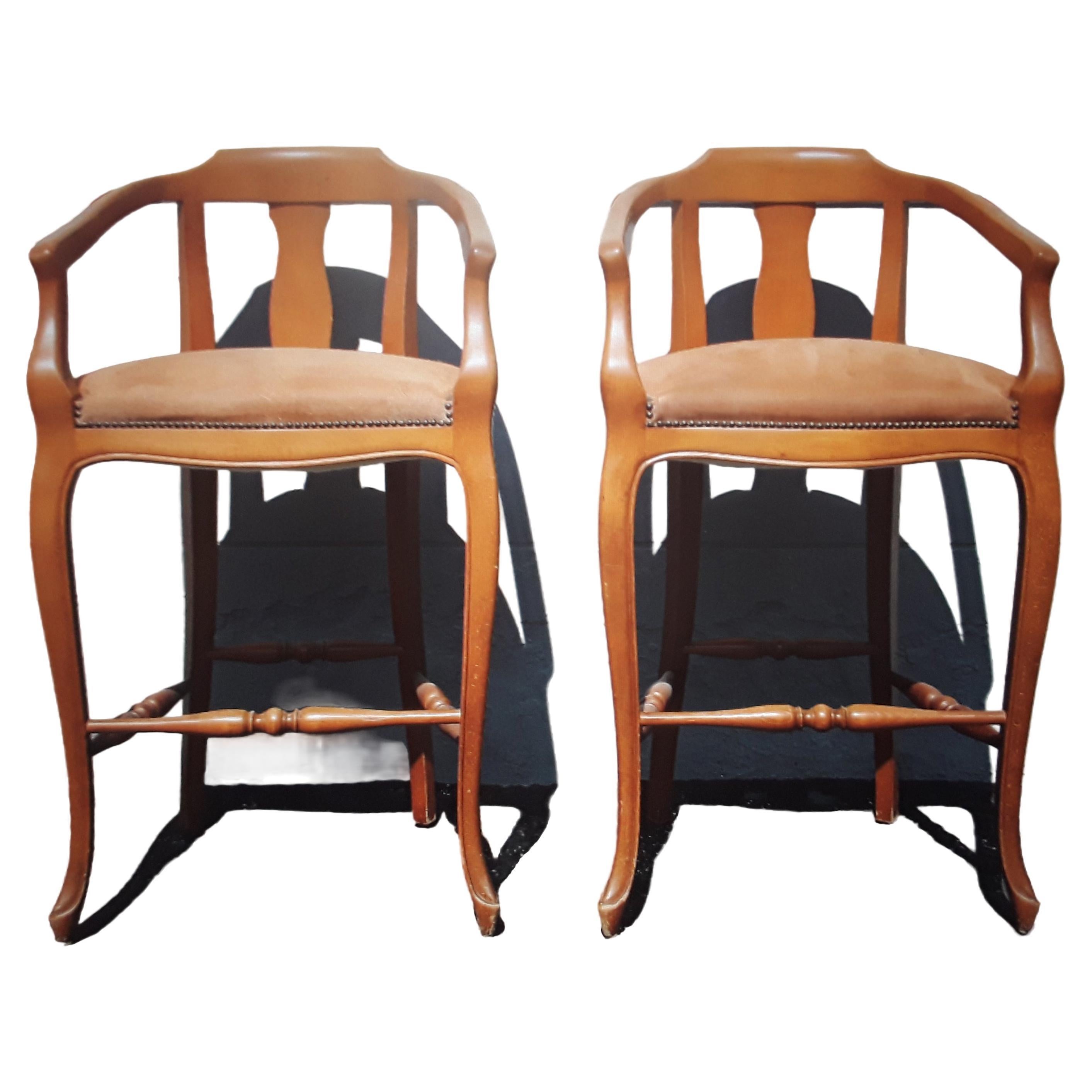 Pair 1970's Vintage Traditional style Bar Stools For Sale