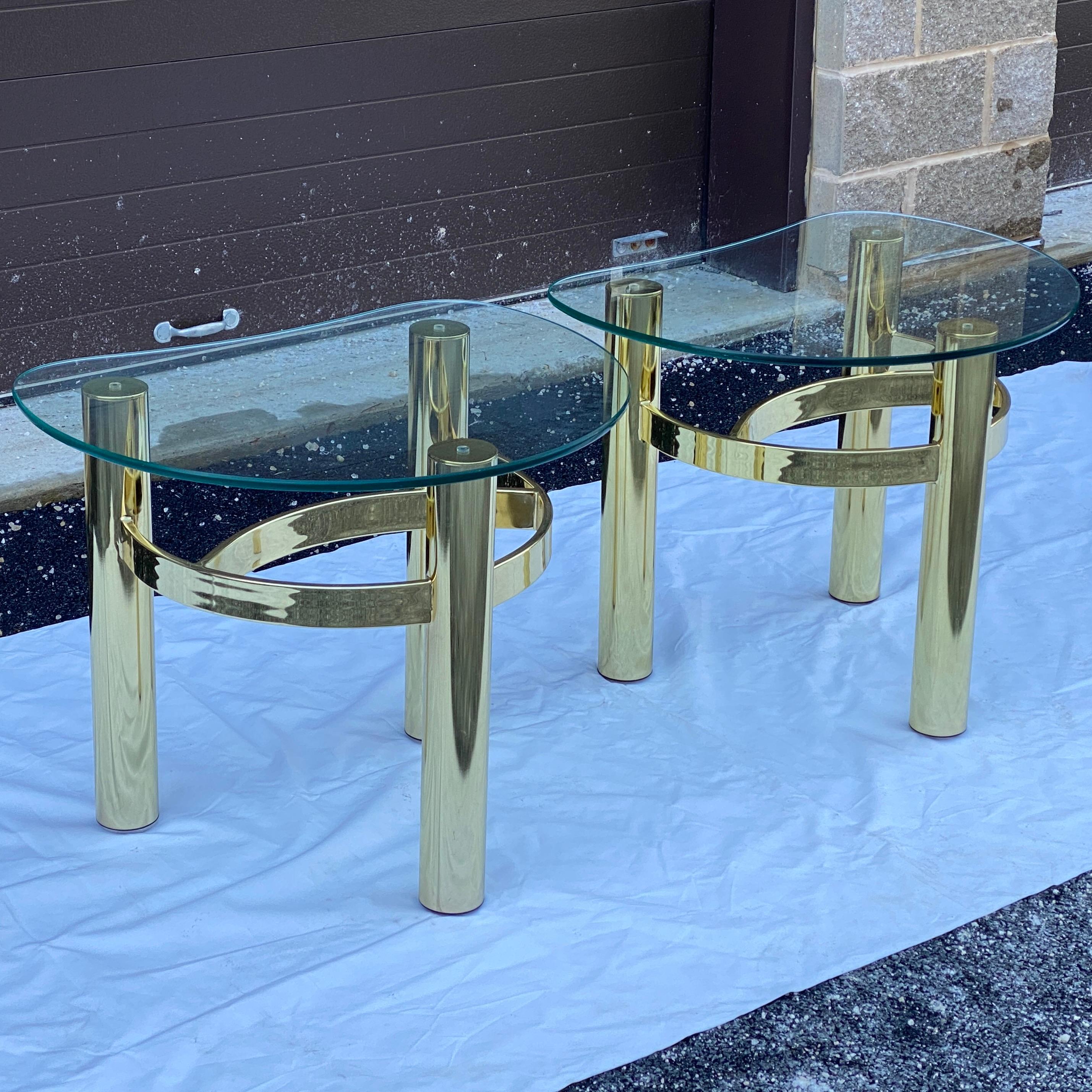 Metal Pair 1980's Modern Kidney Shaped Glass Brass Side Tables For Sale