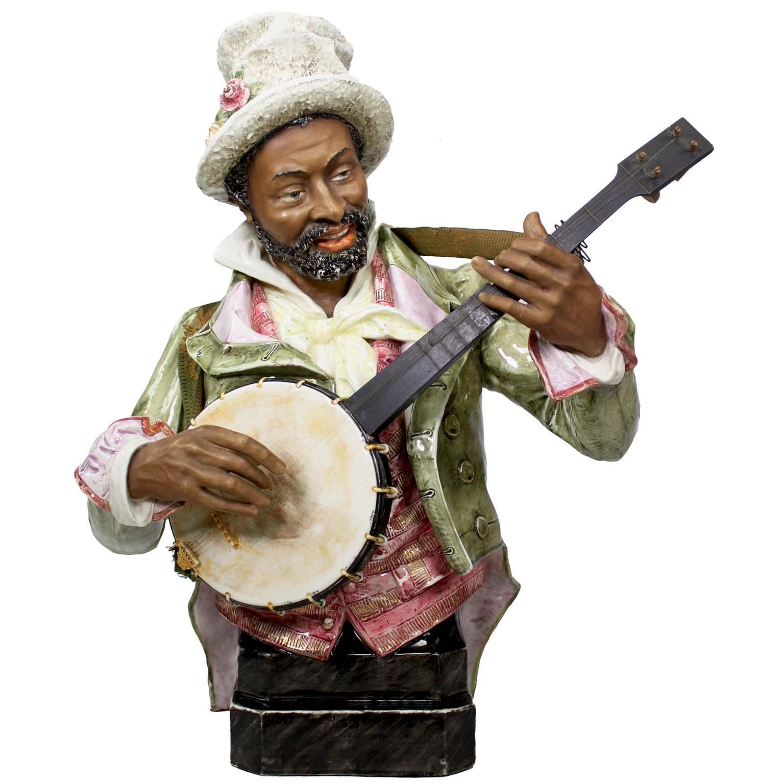 Paire de bustes en majolique du XIX-XXe siècle ' the Banjo Player and the Flower Lady ' en vente 4
