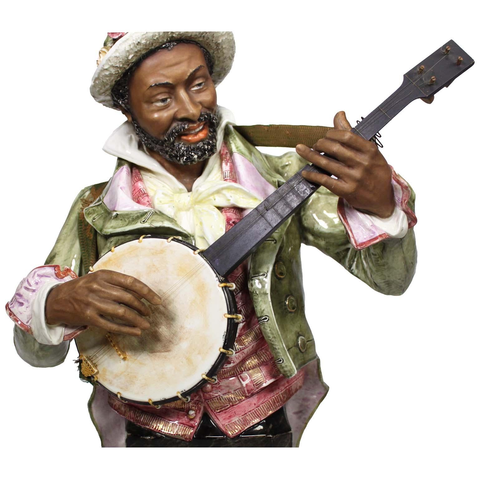 Paire de bustes en majolique du XIX-XXe siècle ' the Banjo Player and the Flower Lady ' en vente 6