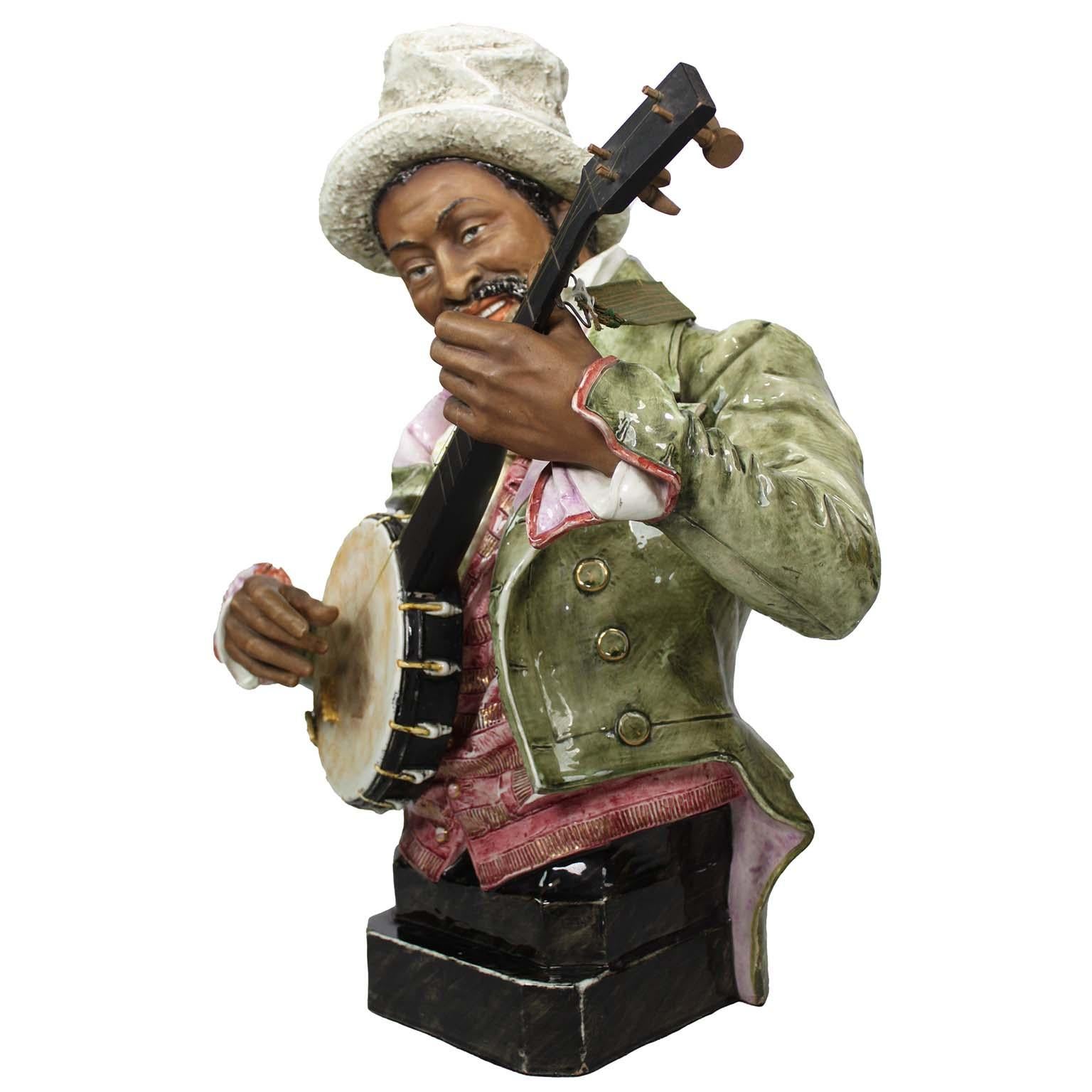 Paire de bustes en majolique du XIX-XXe siècle ' the Banjo Player and the Flower Lady ' en vente 7