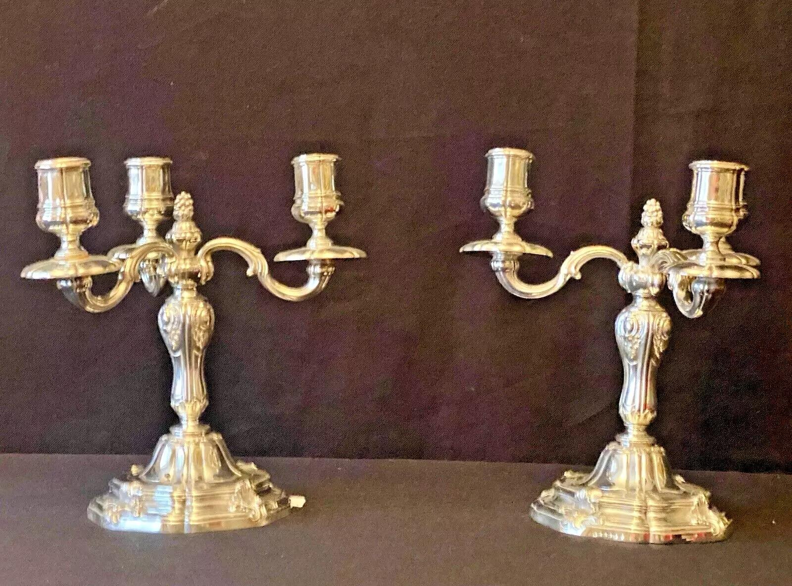 Argento Coppia di candelabri a tre luci A.I.C. French Odiot Paris in argento sterling del XIX secolo in vendita