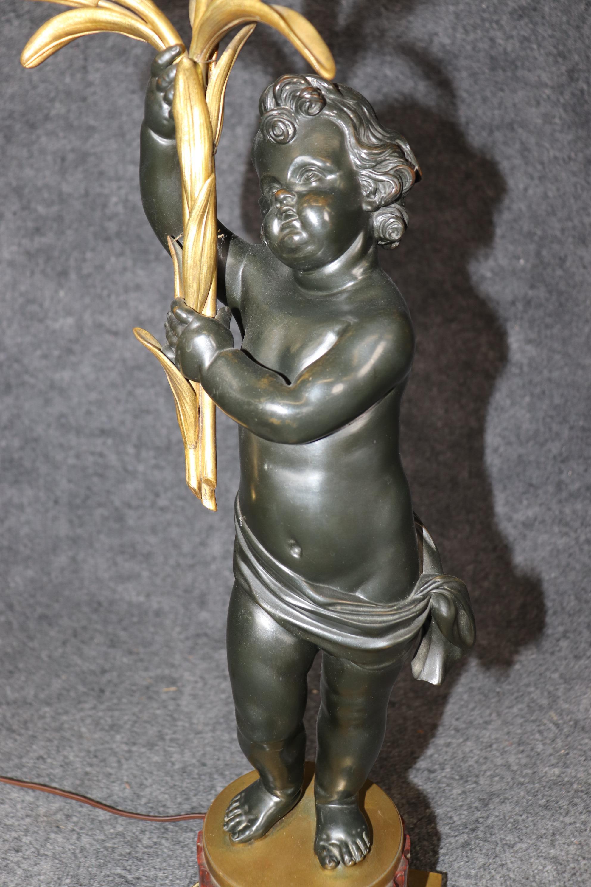 Coppia di lampade da tavolo A.I.C. in bronzo a forma di cherubino, in stile Henry Dasson in vendita 6